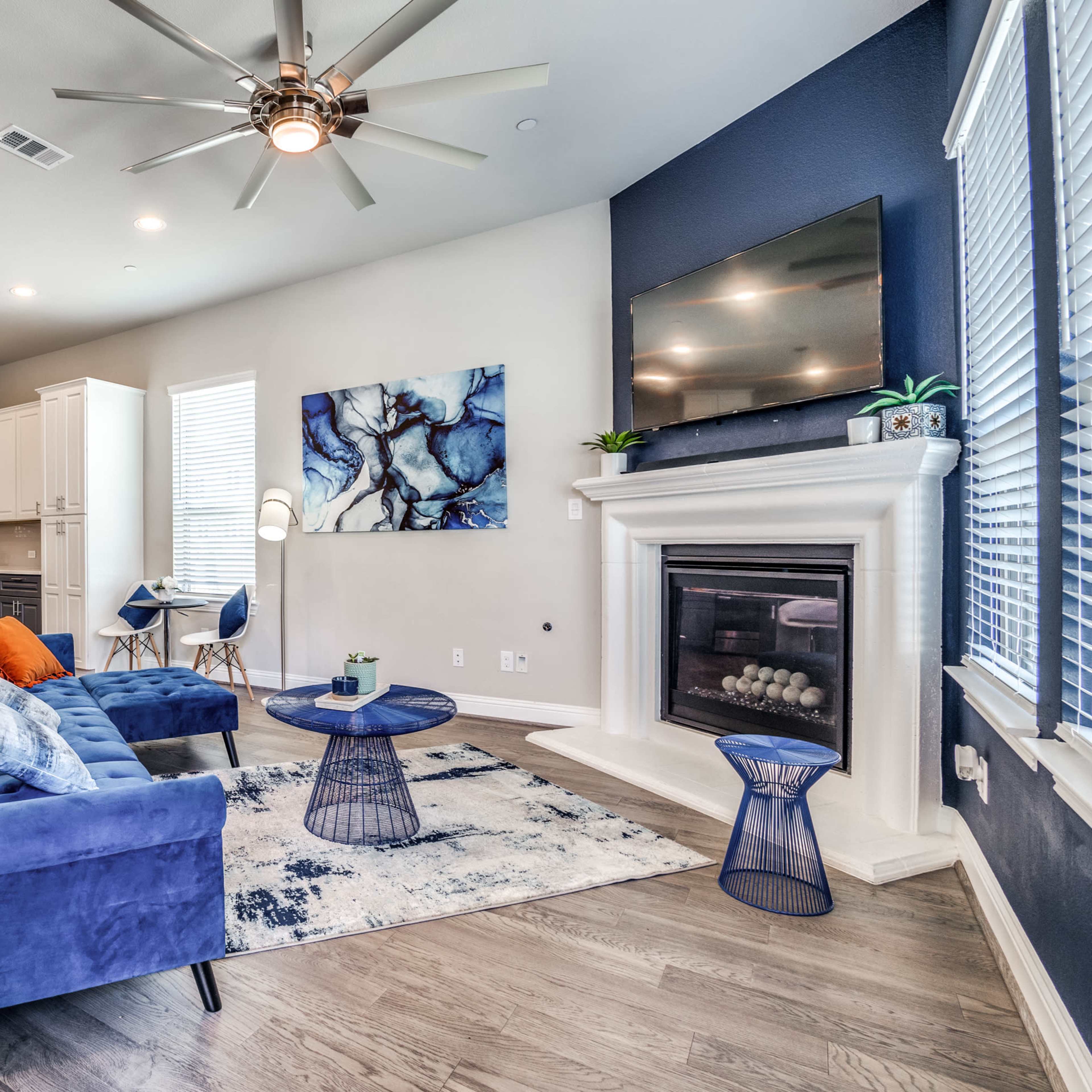 Modern Suburban Retreat with Chic Style and Natural Light Image in Lewisville, Lewisville, TX