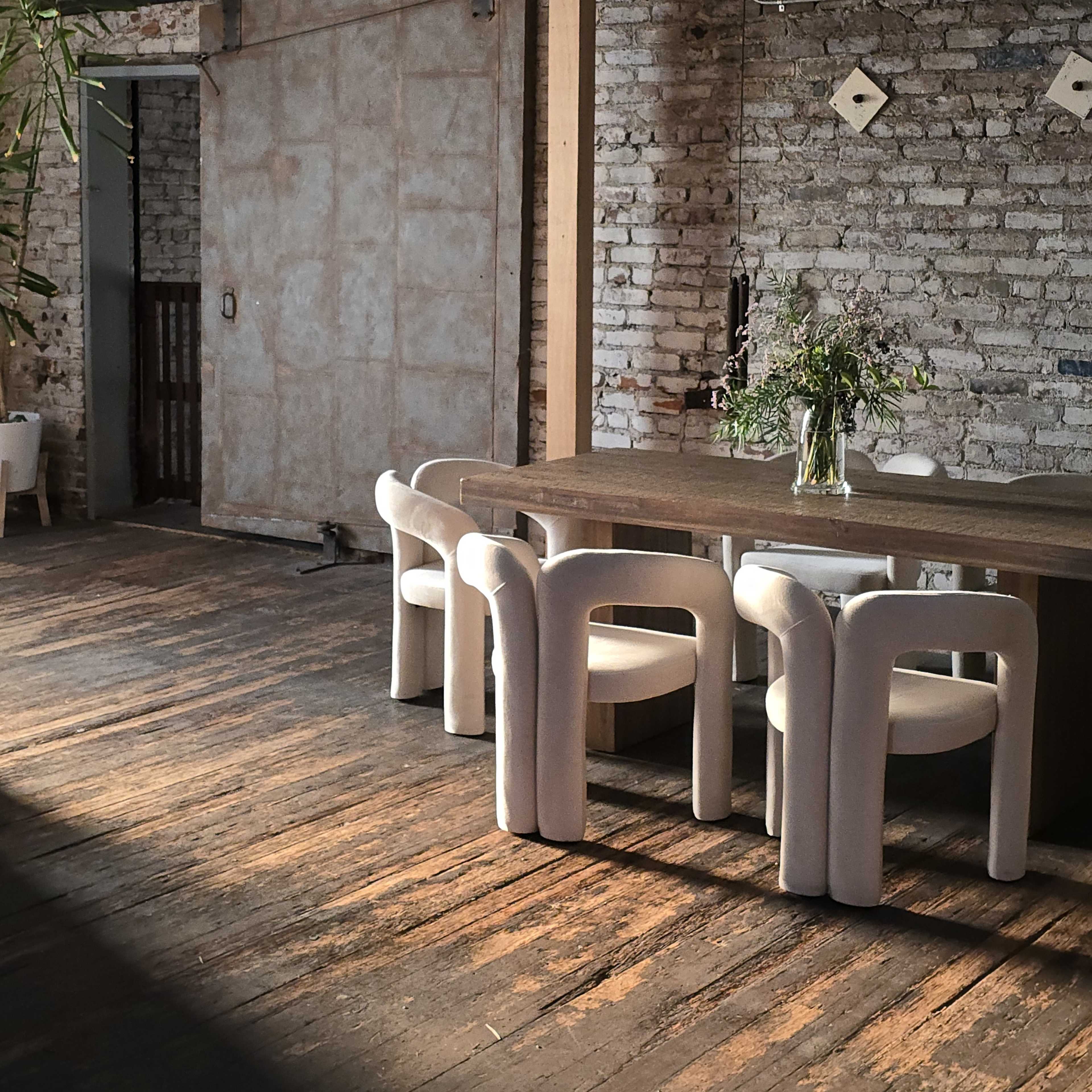 Huge old LOFT with many wall styles and a Cyclorama Image in Northeast Los Angeles, Los Angeles, CA