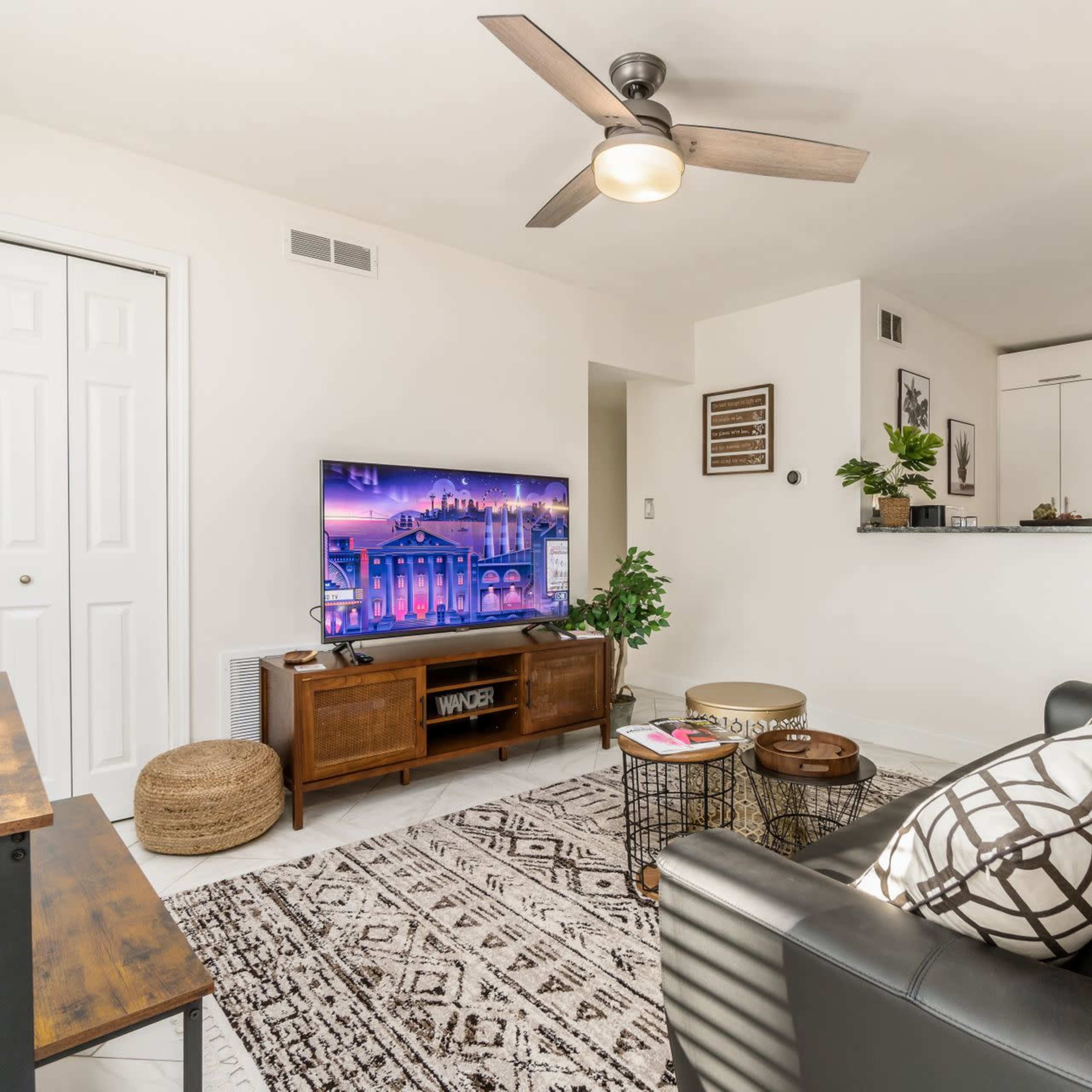 Newly Renovated Condo Image in Victorian Village, Columbus, OH