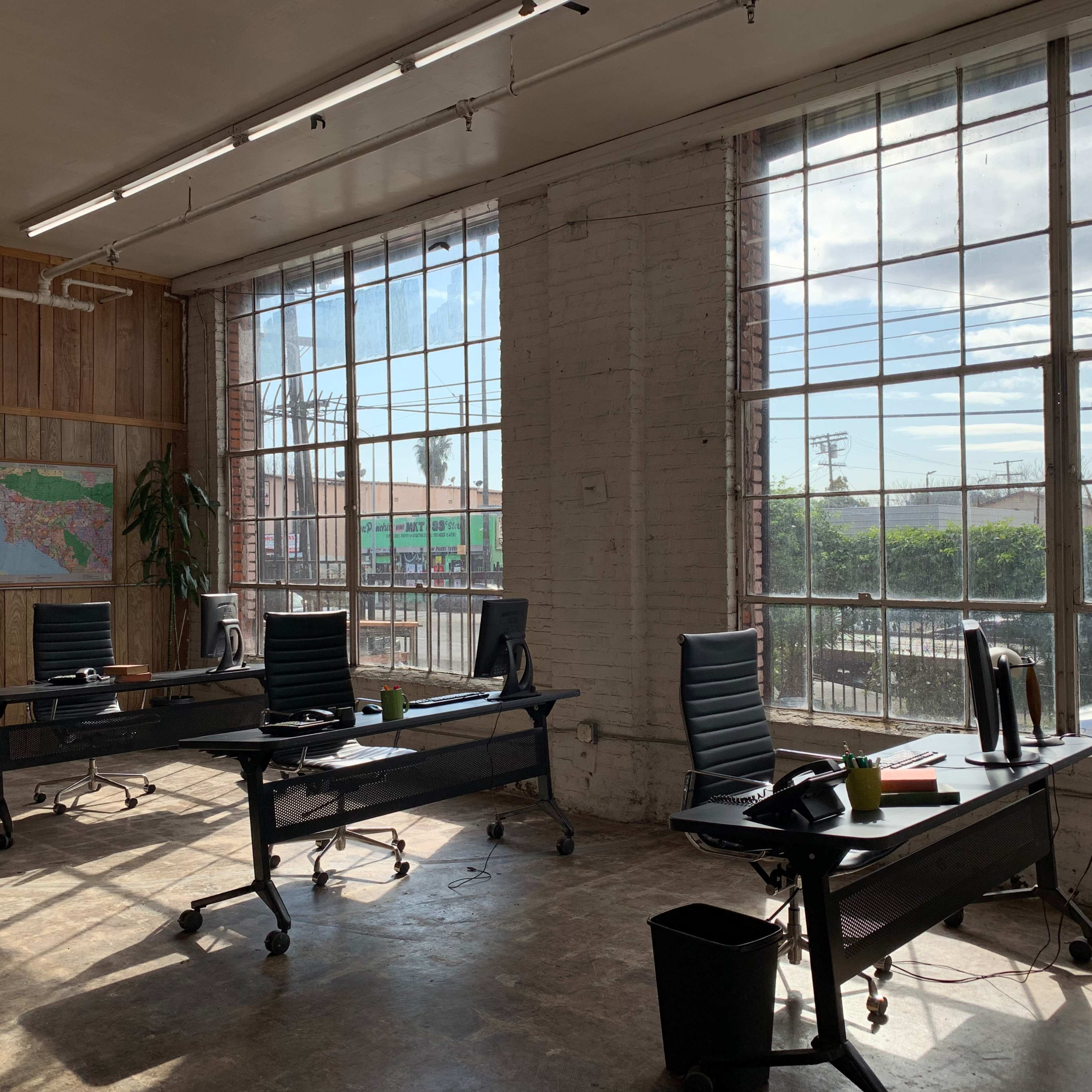 Retro Office Set Image in South Los Angeles, Los Angeles, CA