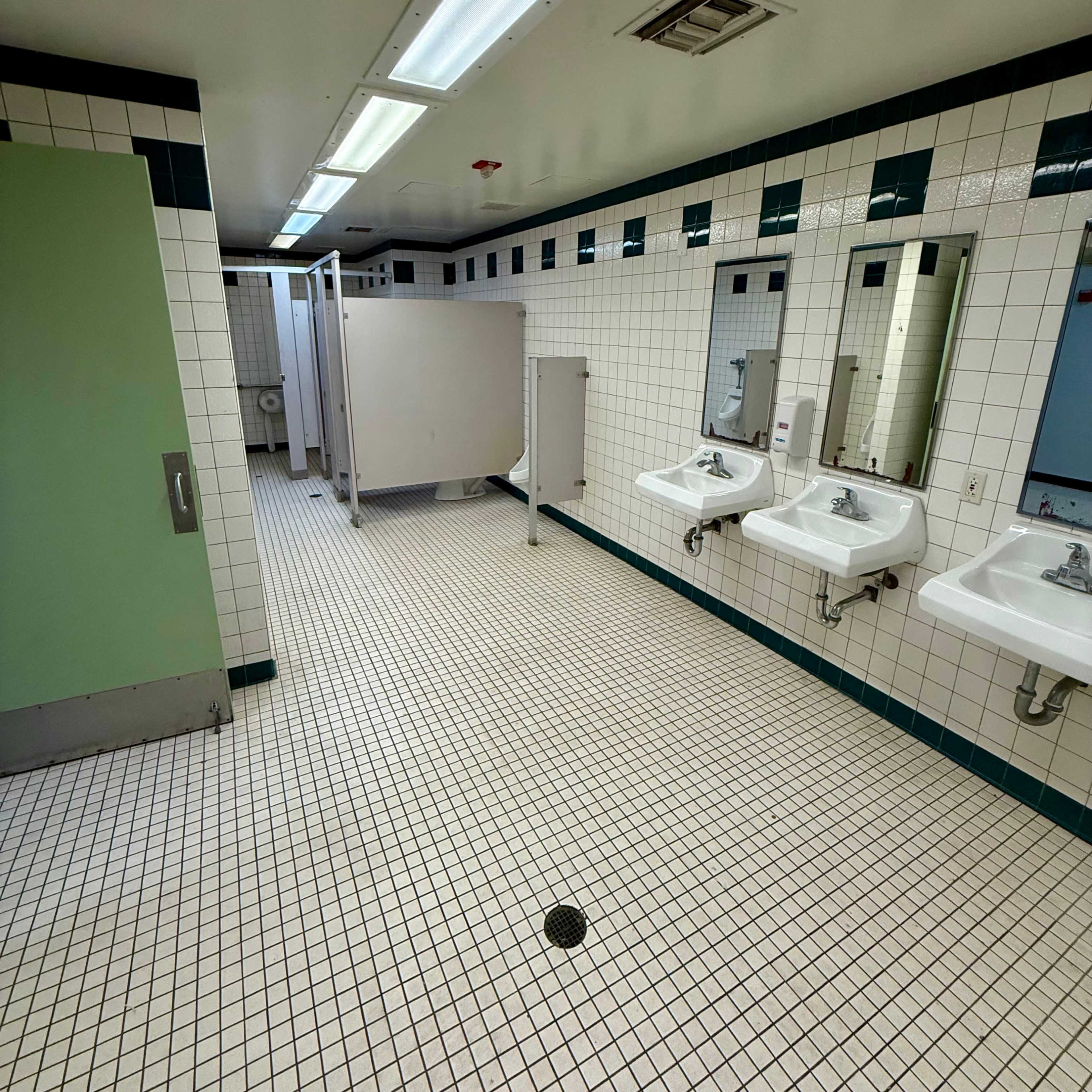 Realistic Locker Room Available for Filming Image in Compton, Compton, CA
