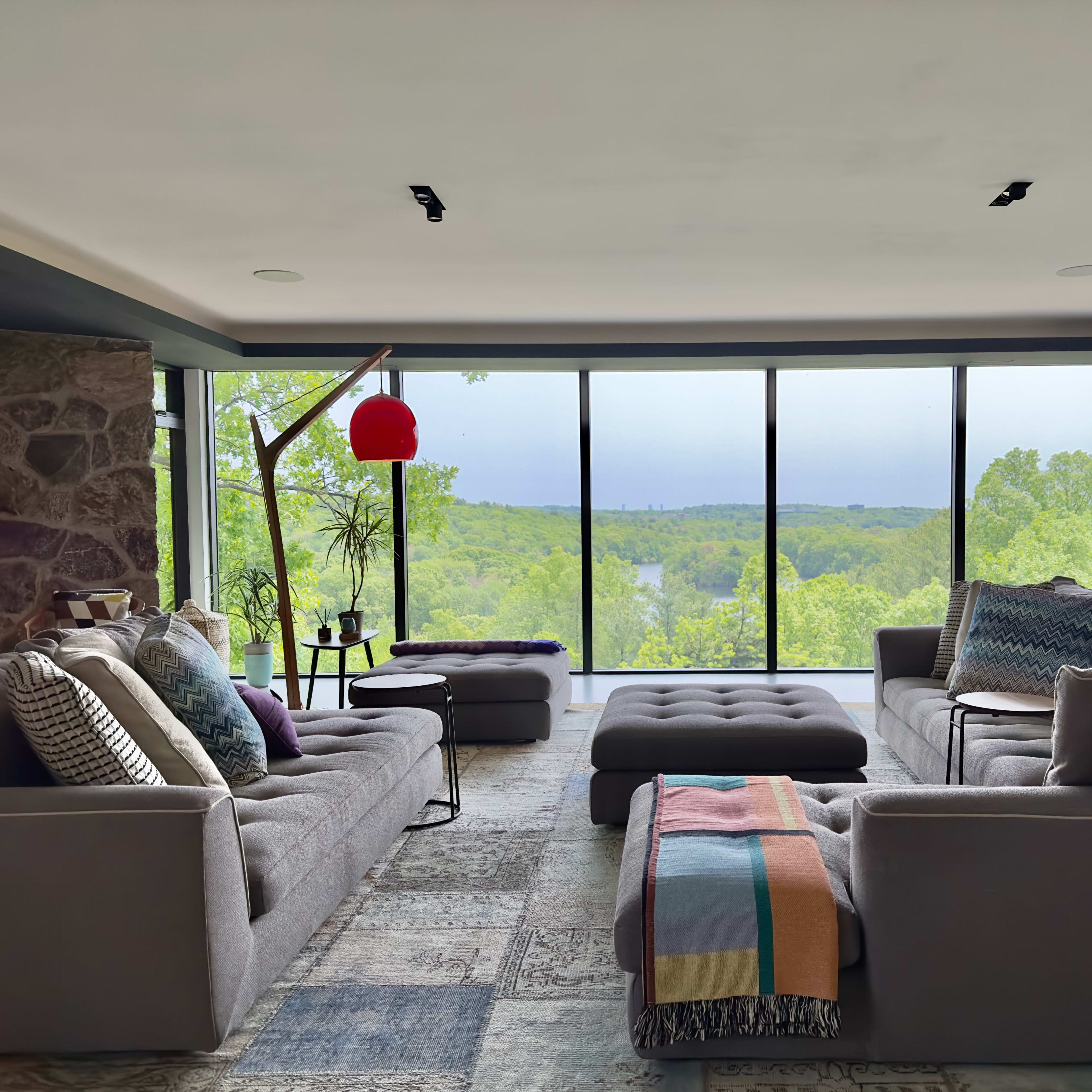 Stunning light-filled Modernist Home, 10mi from Boston, lake views, private Image in Lincoln, Lincoln, MA