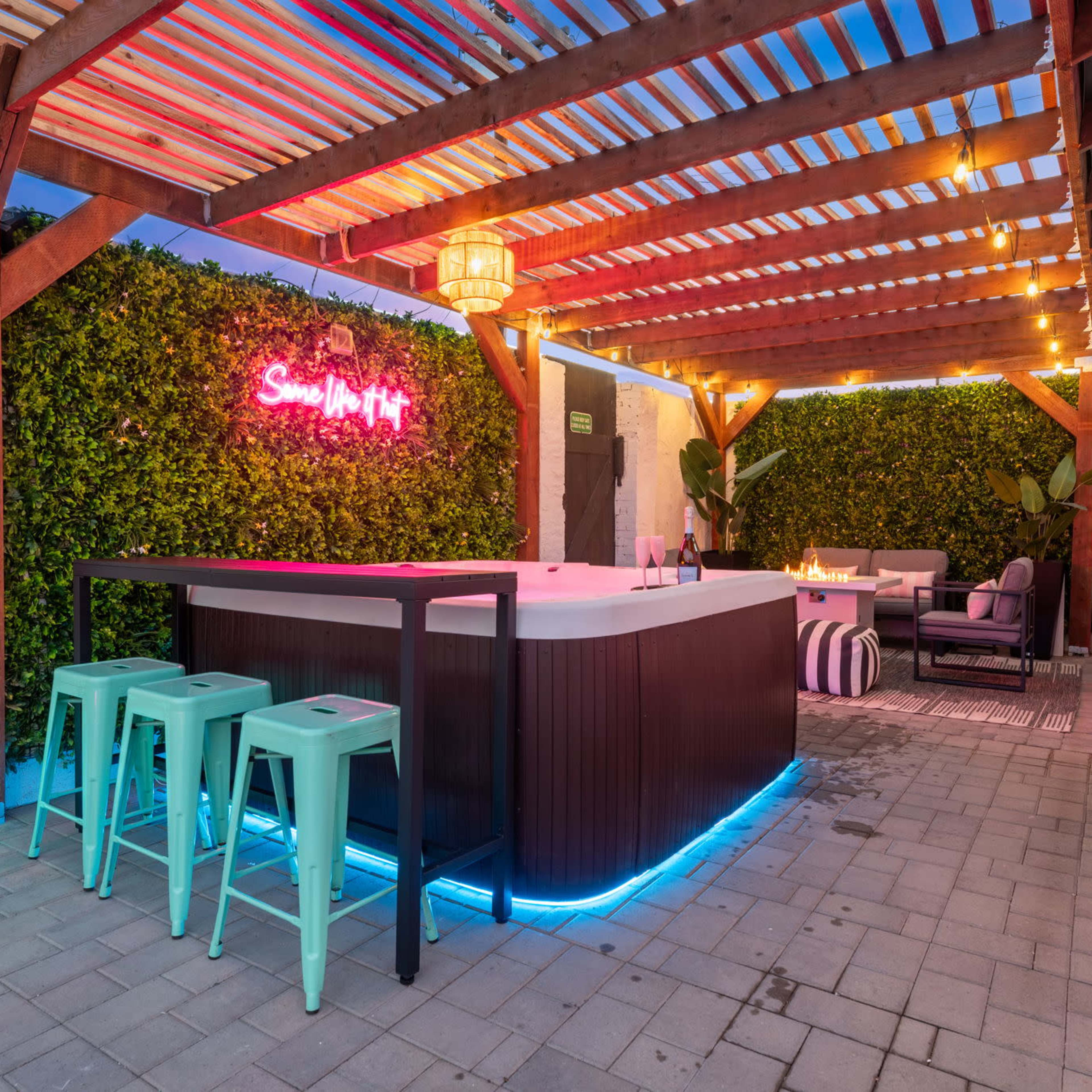 Splash House Image in Scottsdale Meadows, Scottsdale, AZ