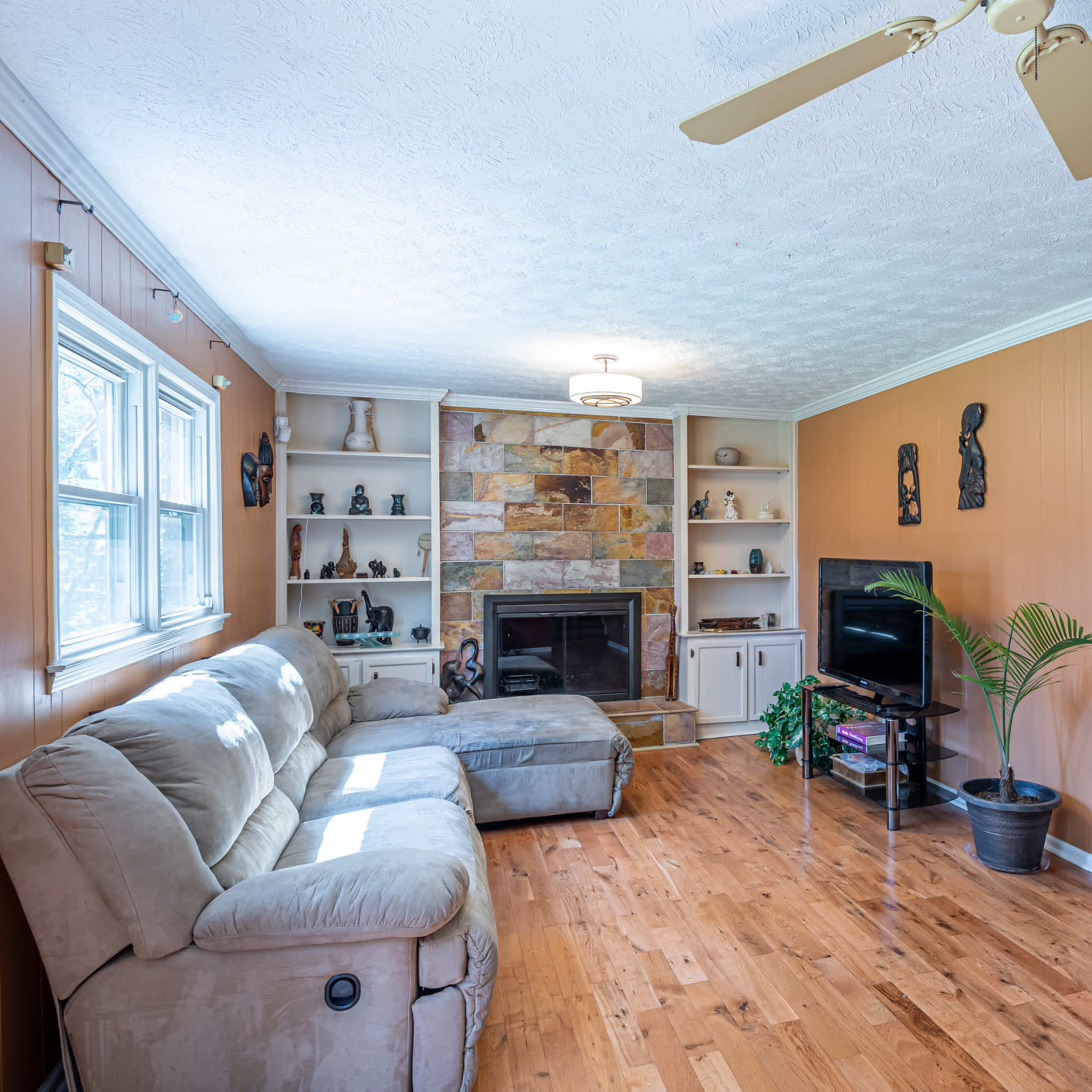 Classic Suburban Living. Lovely Split Level Family Home w/natural light, in the heart of Tucker, GA Image in Tucker, Tucker, GA