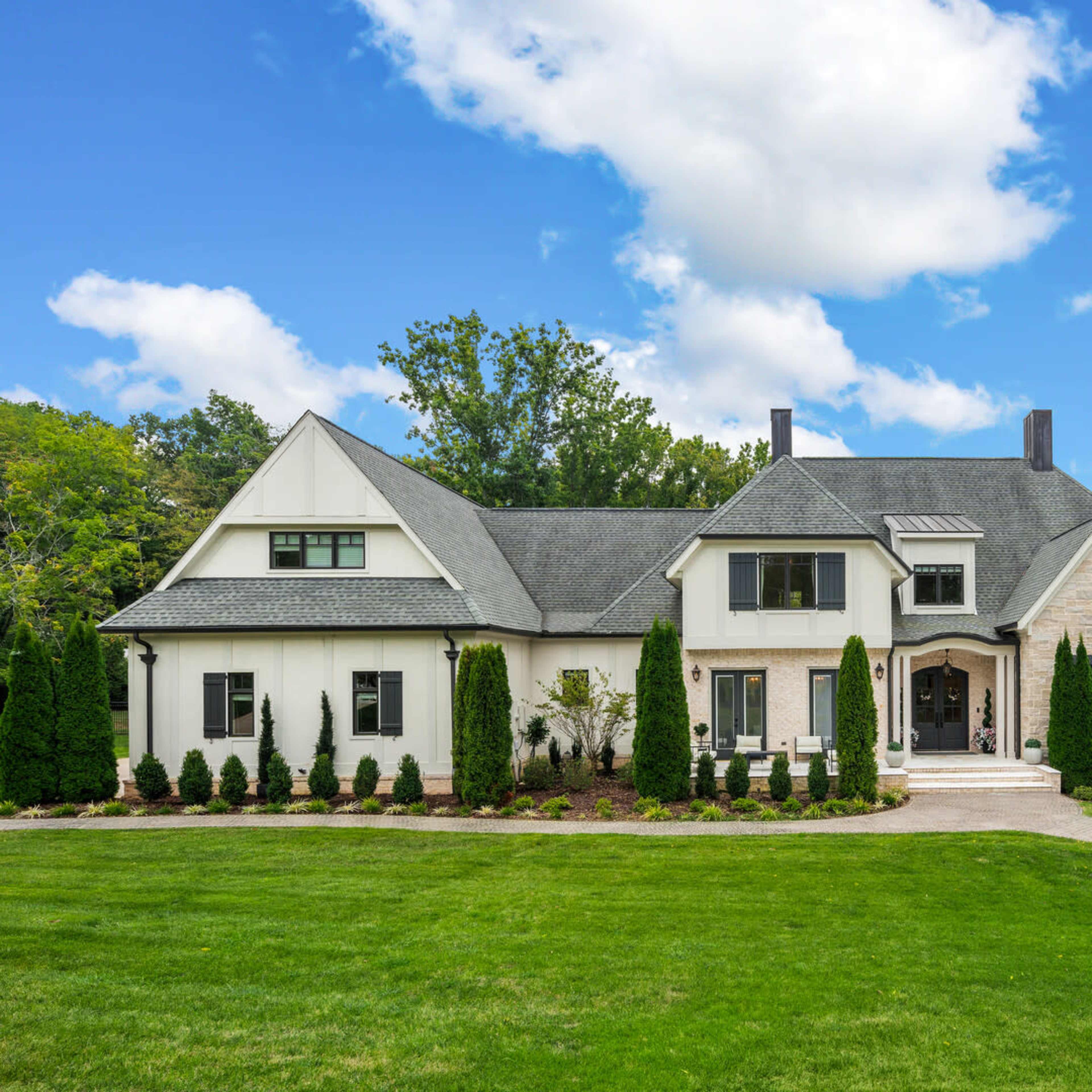 Nashville Estate Residence with Resort Style Pool Image in Oak Hill, Oak Hill, TN