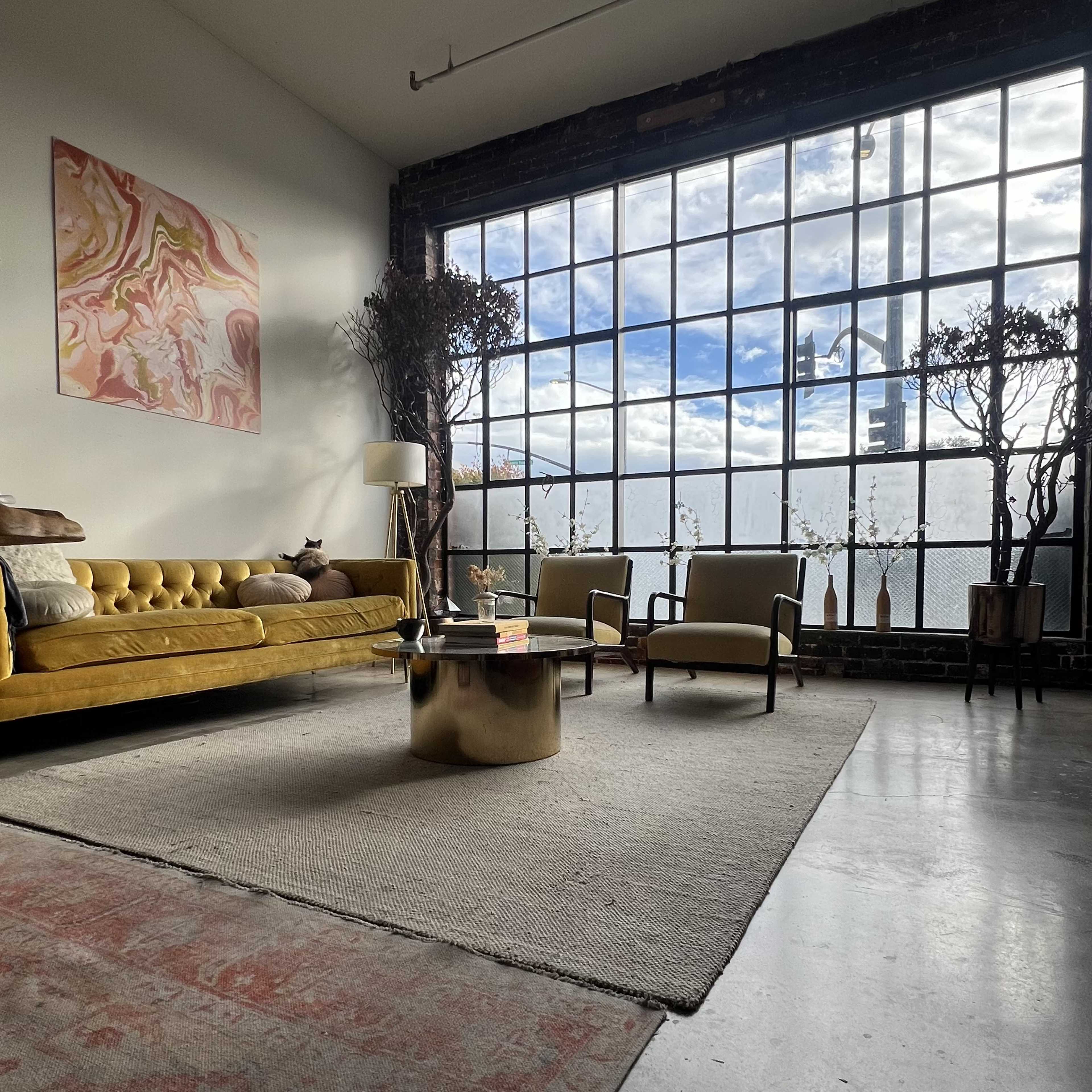 Sun-Filled Industrial Artist Loft with Soaring Ceilings Image in West Oakland, Oakland, CA
