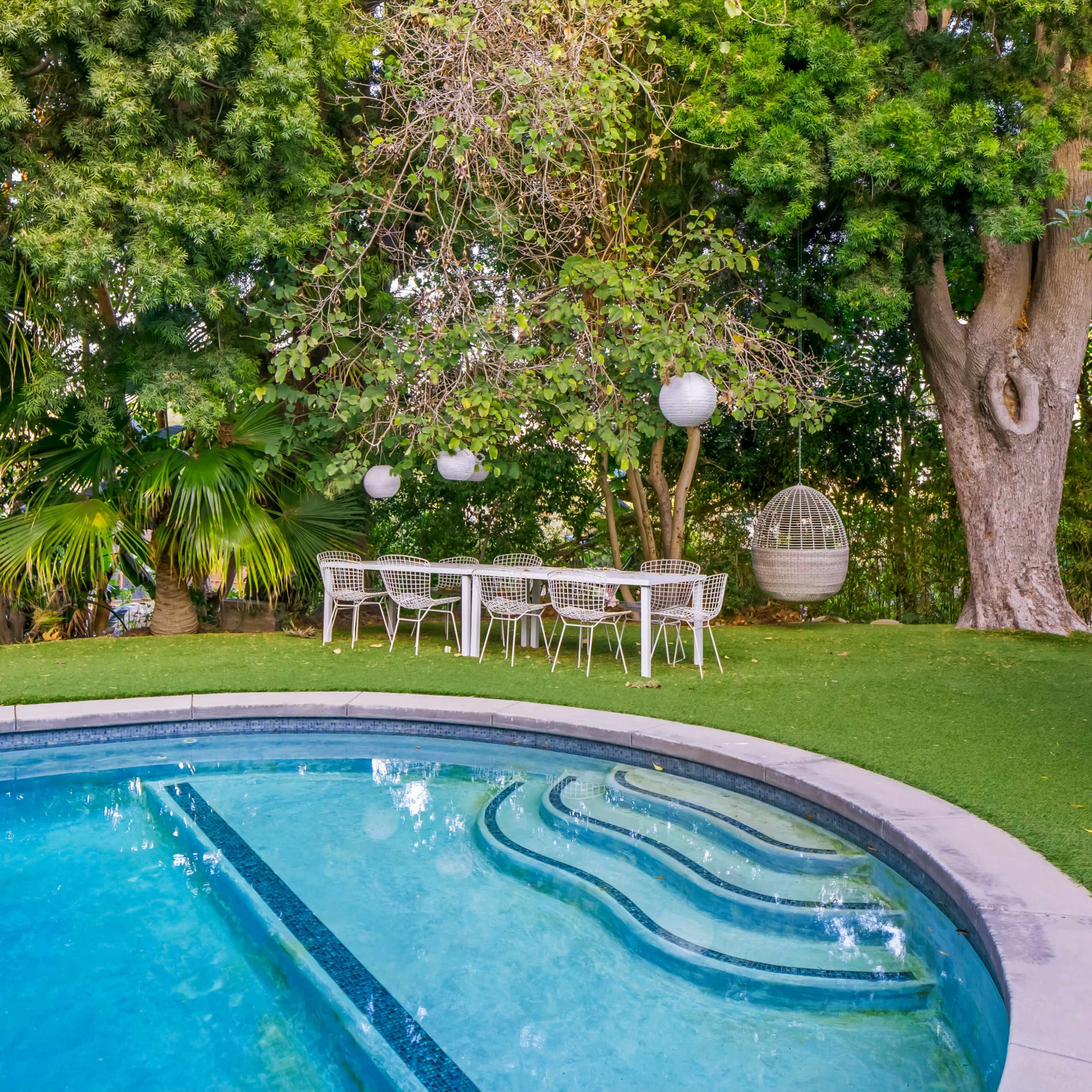 RETRO CHIC MID-CENTURY MODERN  HOME Image in South Los Angeles, View Park-Windsor Hills, CA
