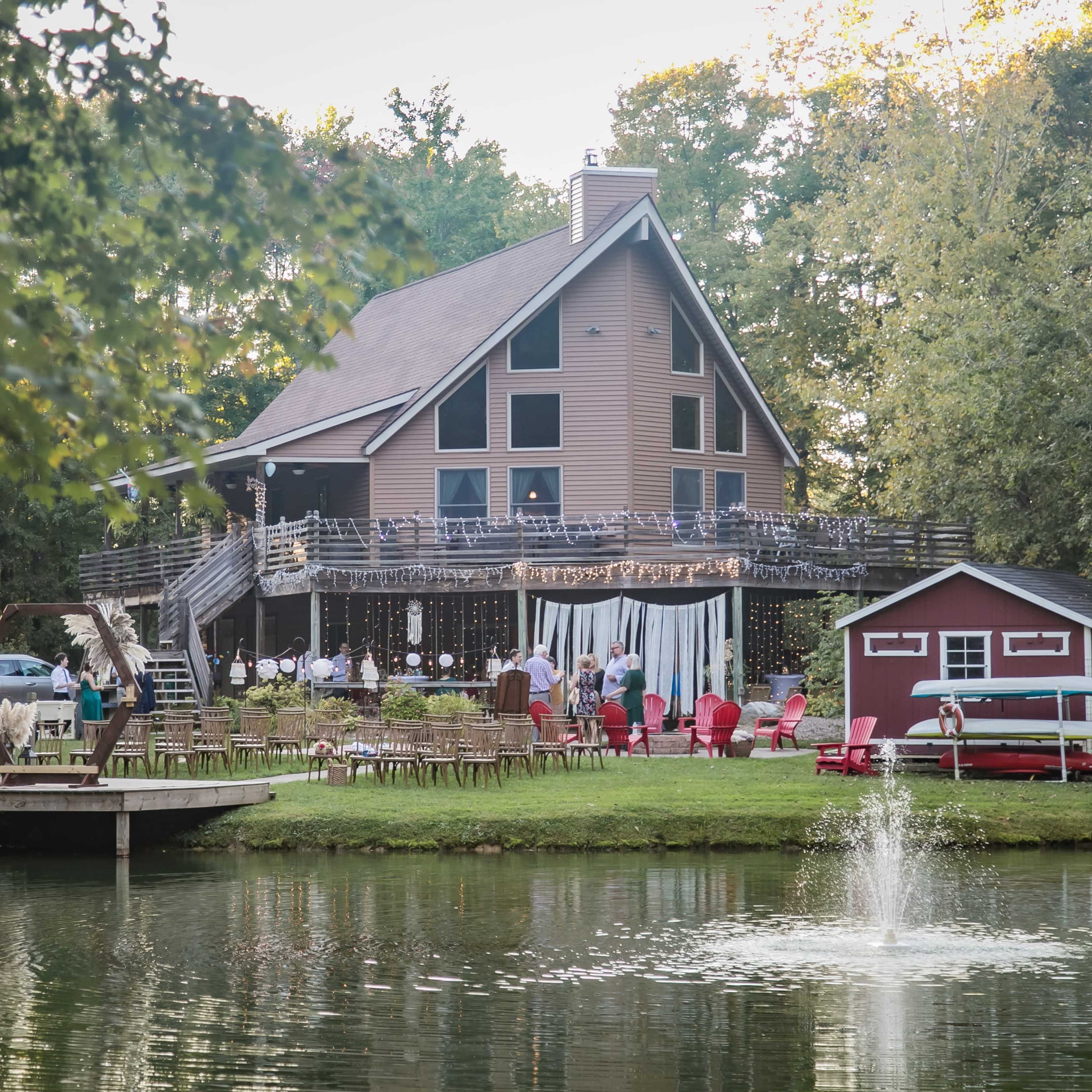 Spacious lodge with beautiful views, hot tub, lounge, gameroom, recreational pond Image in Sheffield Township, Kingsville, OH