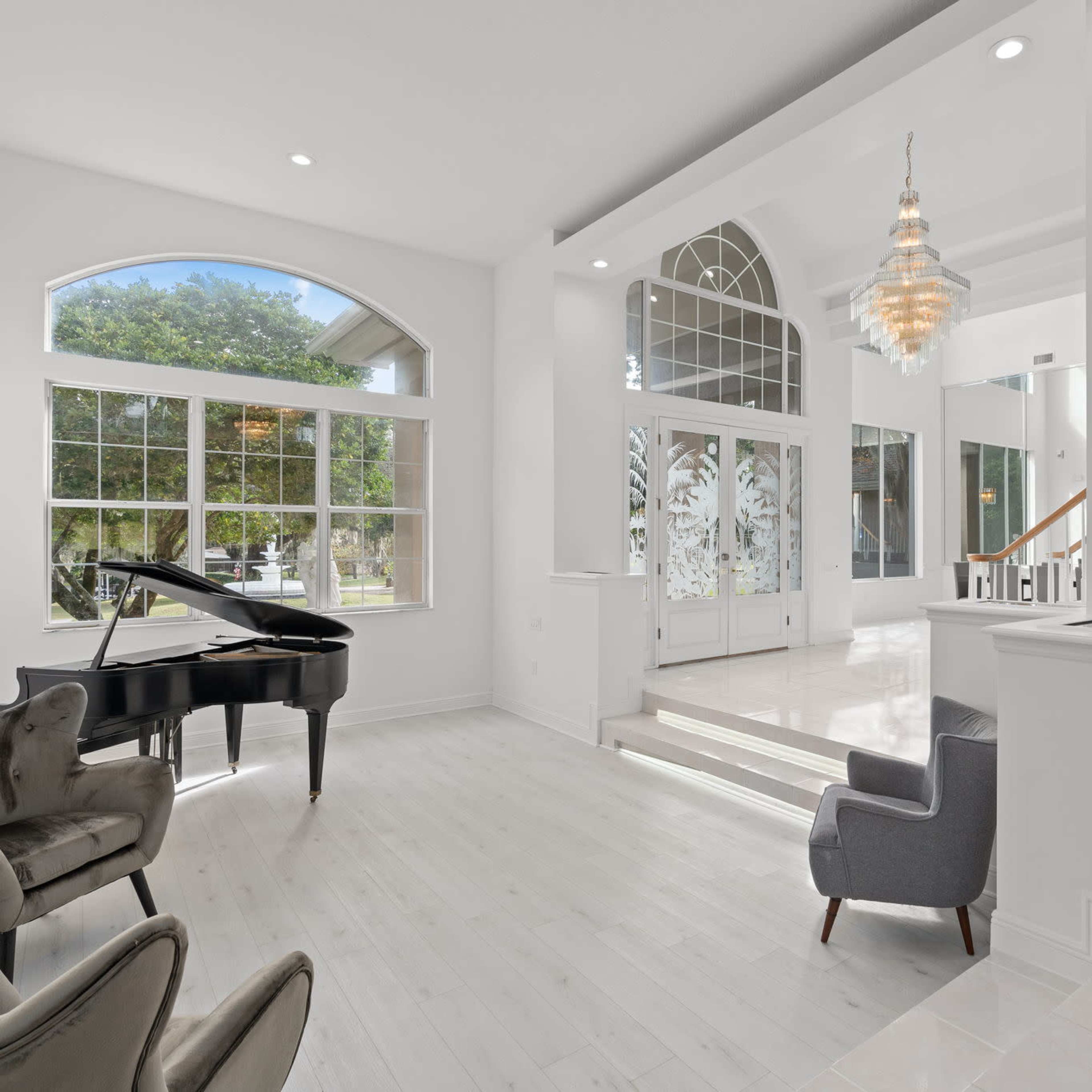 Modern Upscale Retreat: Photogenic Estate with Helipad, 3+ Acres on Little Wekiva River, Wildlife, and Gated Privacy Image in , Altamonte Springs, FL