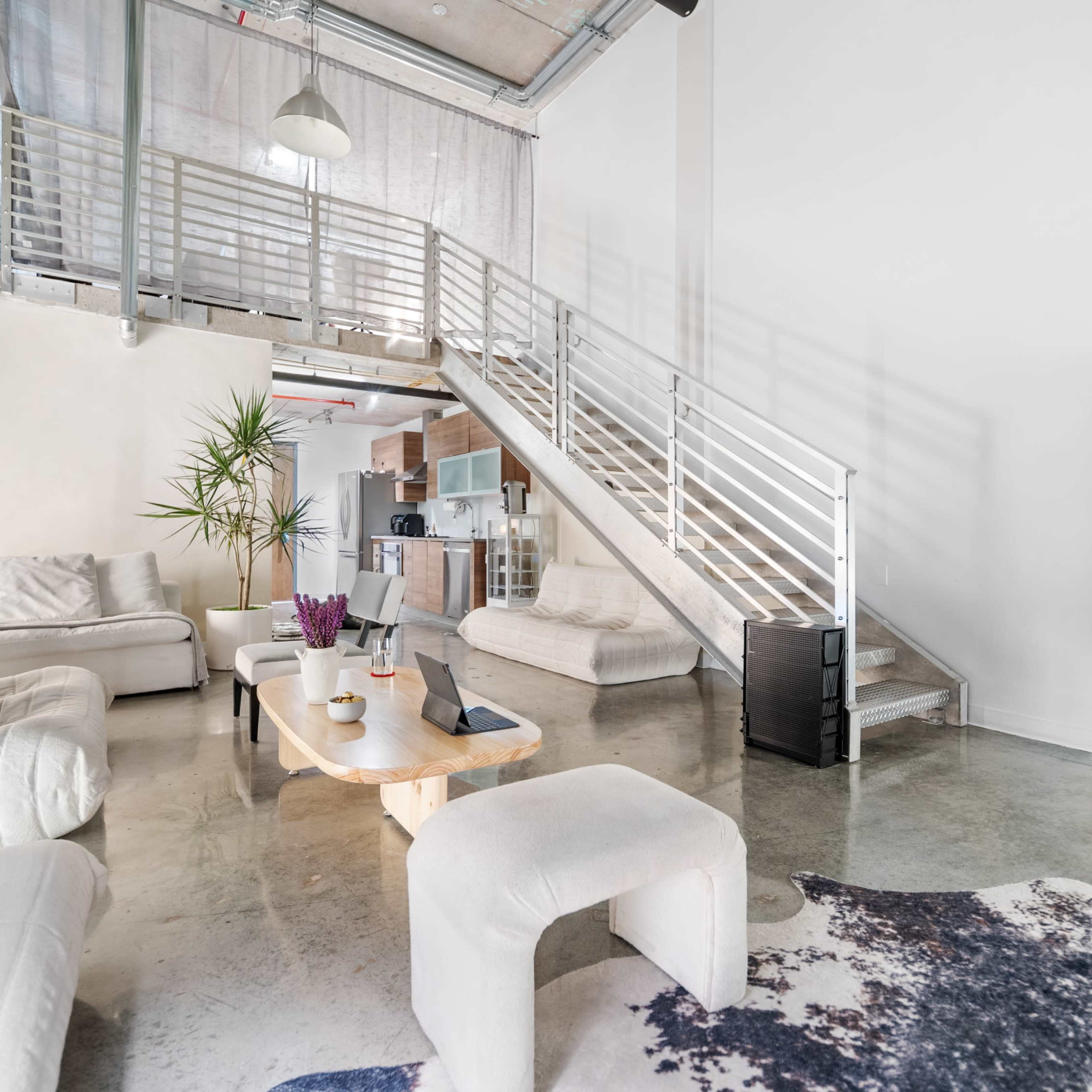 Natural Light Loft - Editorials, Ad Campaigns, Personal Brand Shoots Image in Town Square, Miami, FL