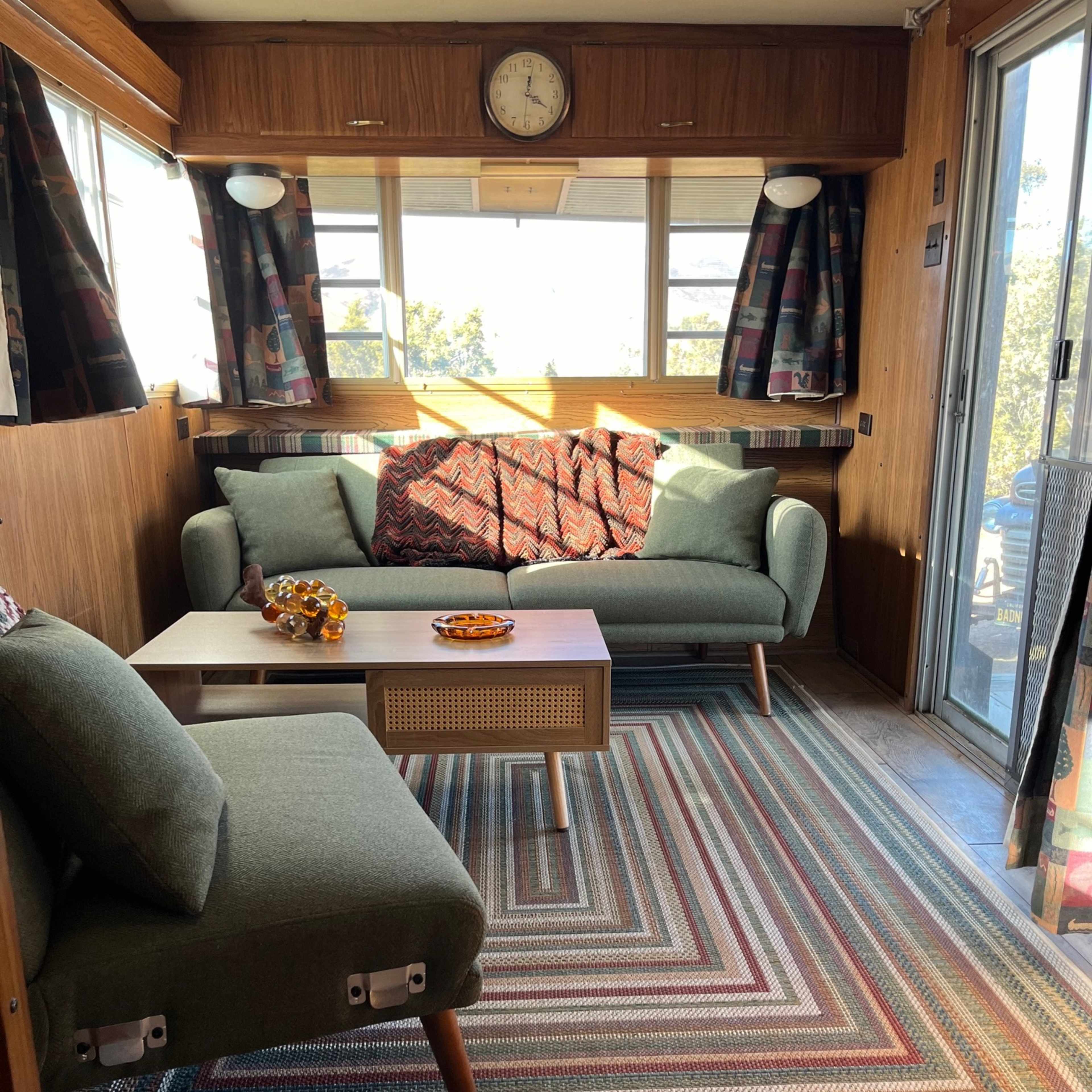 Amazing 1970s vintage travel trailer Image in Agua Dulce, Agua Dulce, CA