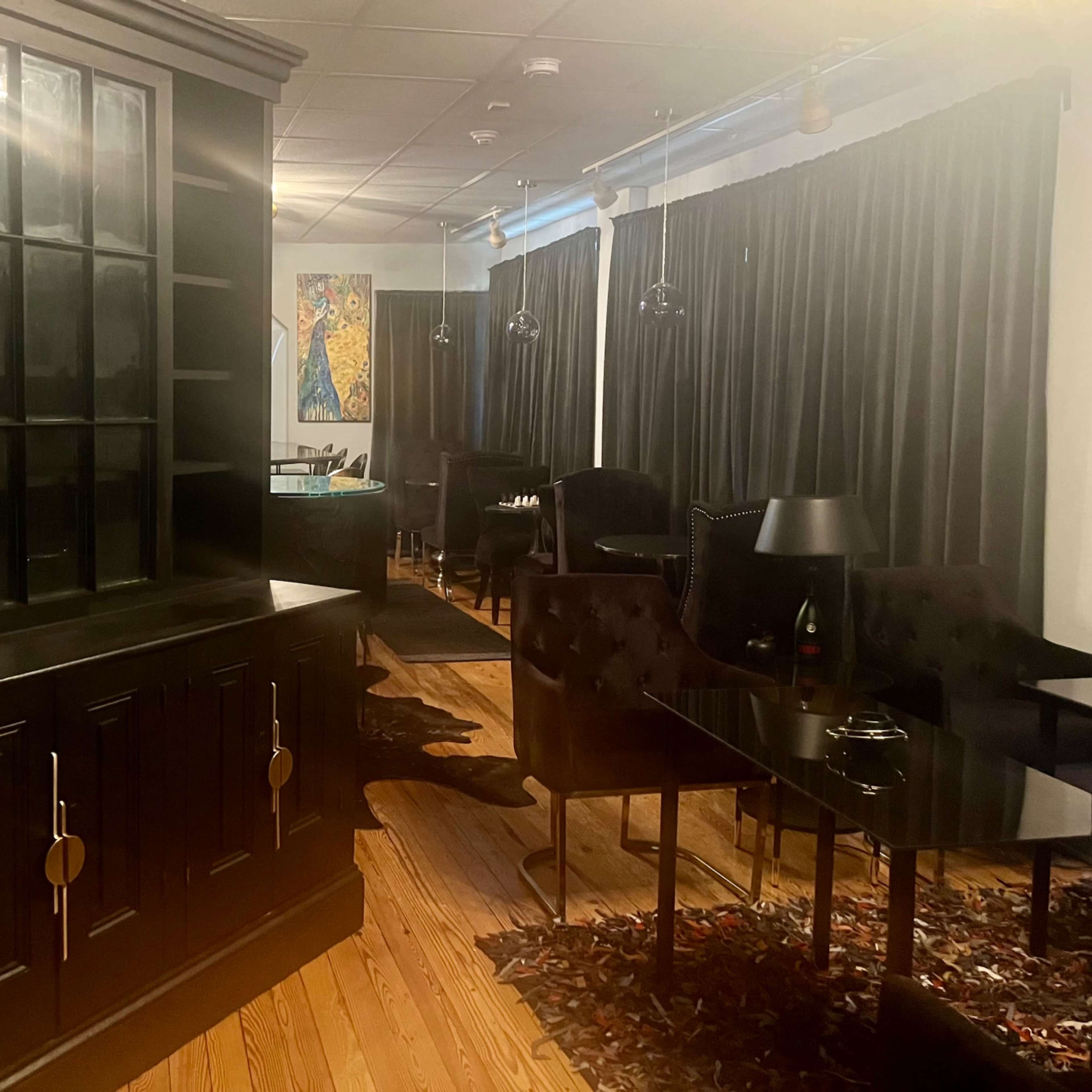 Modern Private Lounge w/ Bar & Kitchenette for your next Event Image in Jenkintown, Jenkintown, PA