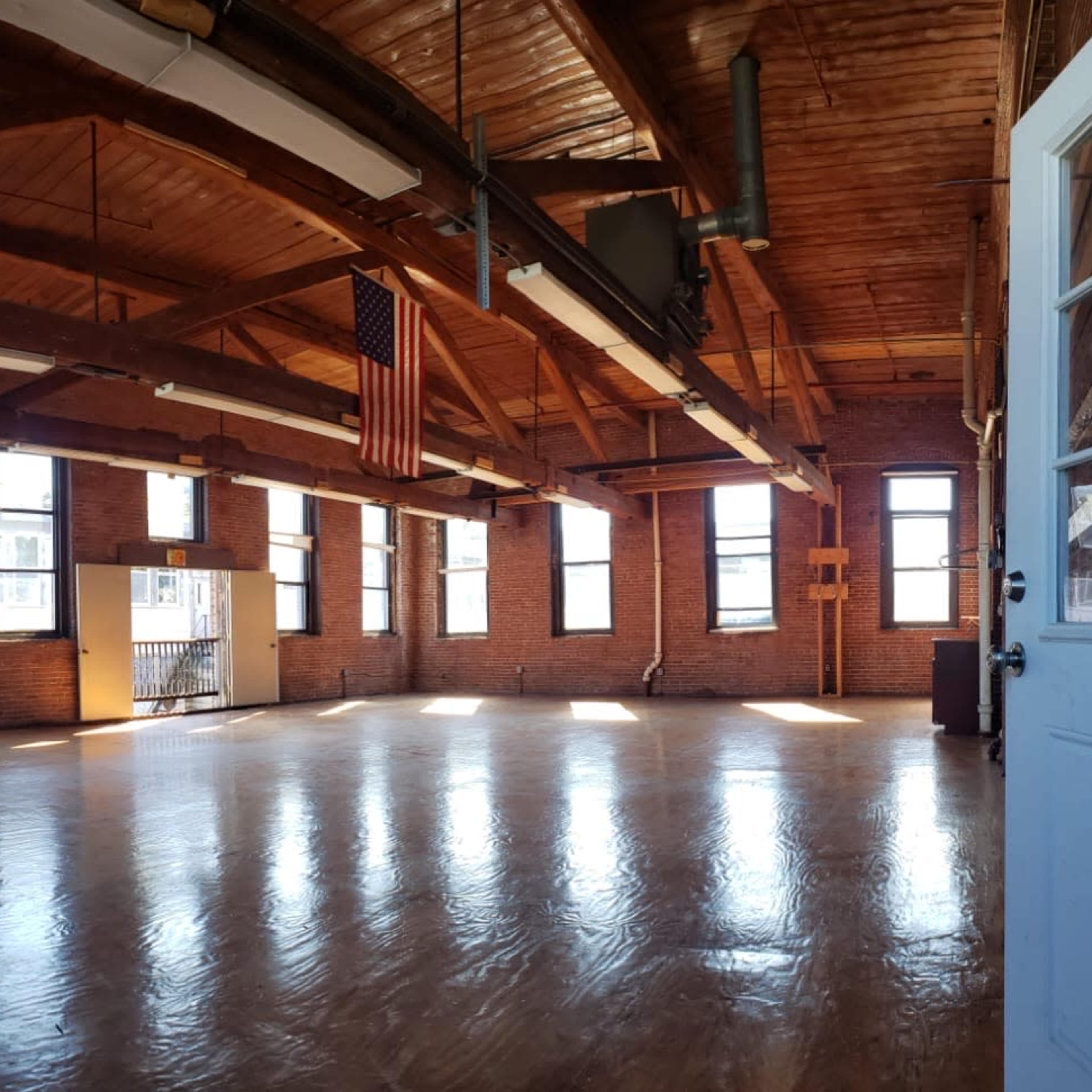Historic Loft Venue for  Content Creation (Film, Photography, Small Events, Meetings, Video Productions) Image in Hyde Park, Boston, MA