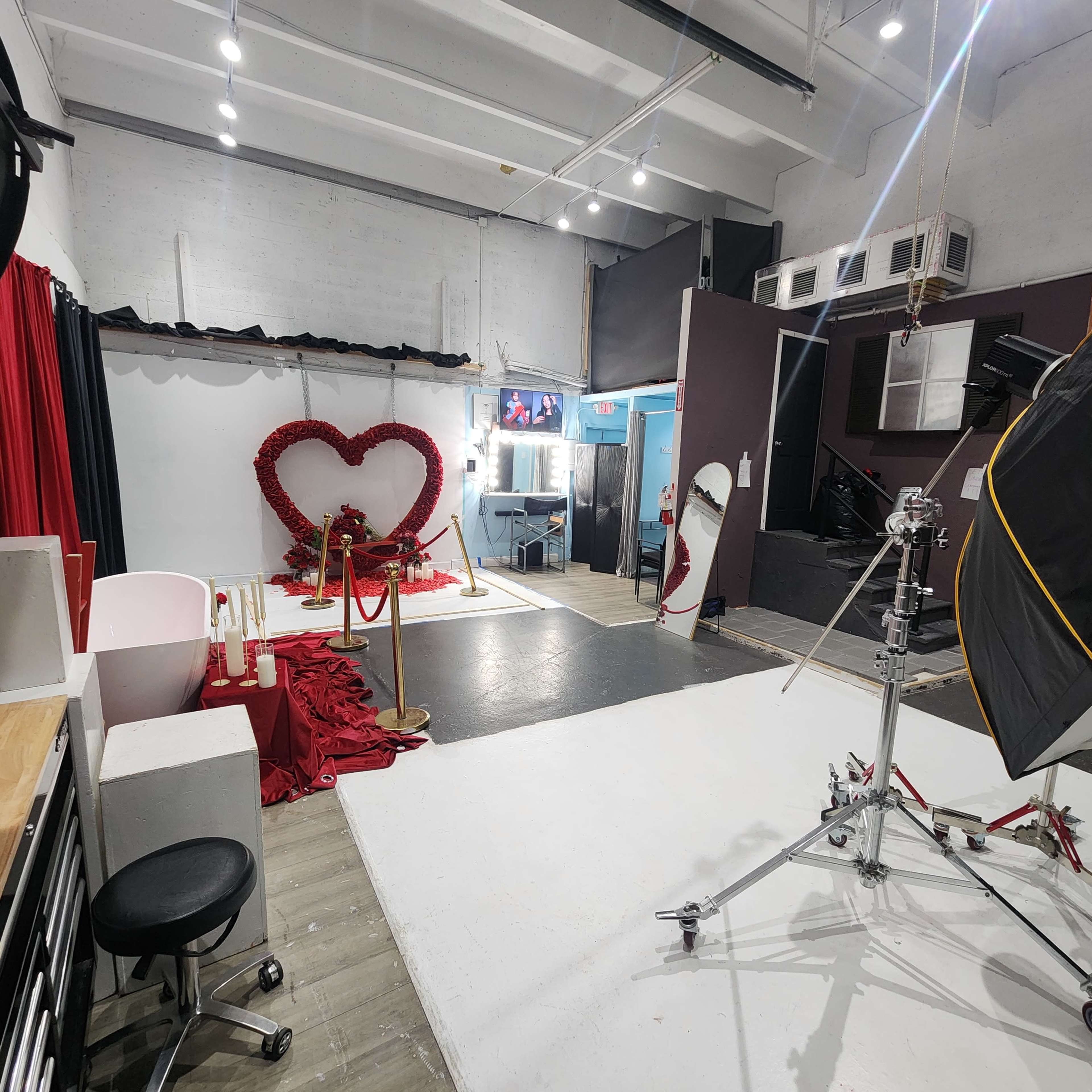 Multi Set Photo Studio Paradise Image in North Fort Lauderdale, Fort Lauderdale, FL