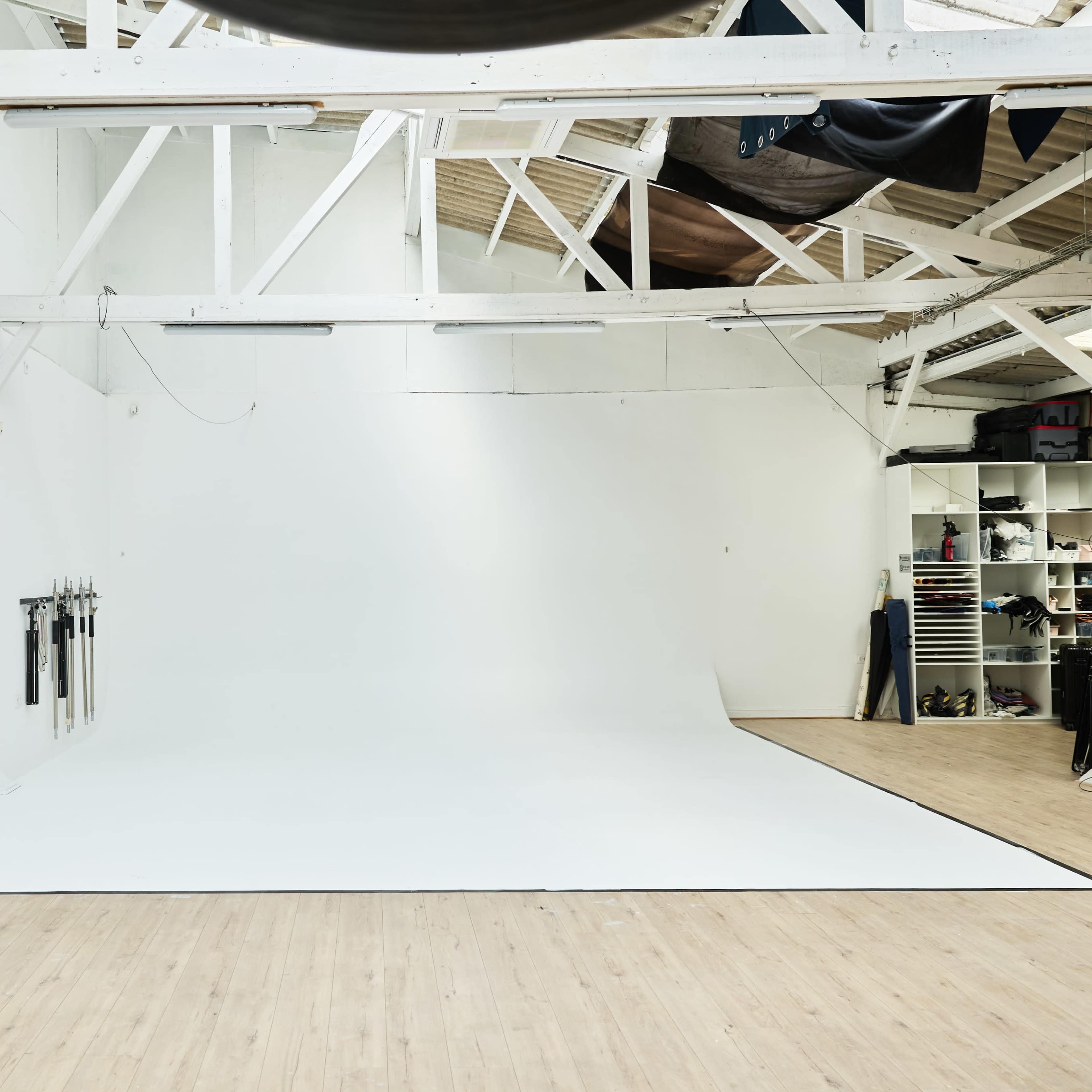 Spacieux Studio Photo Moderne à Louer — 180m², Entièrement Équipé, Maison Indépendante aux Portes de Paris Image dans , Châtillon, Île-de-France