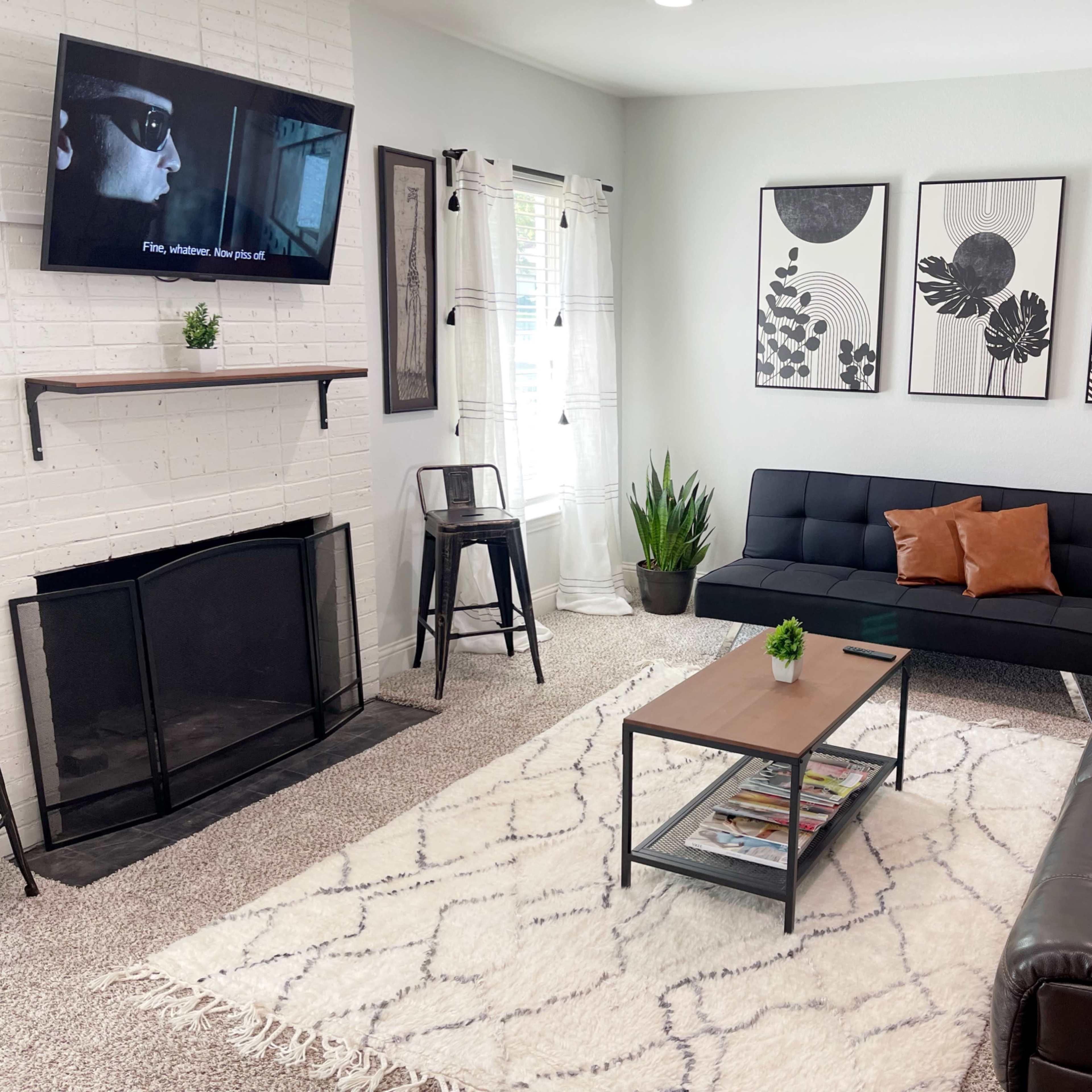Modern House of Gratitude Image in Cedar Crest, Dallas, TX