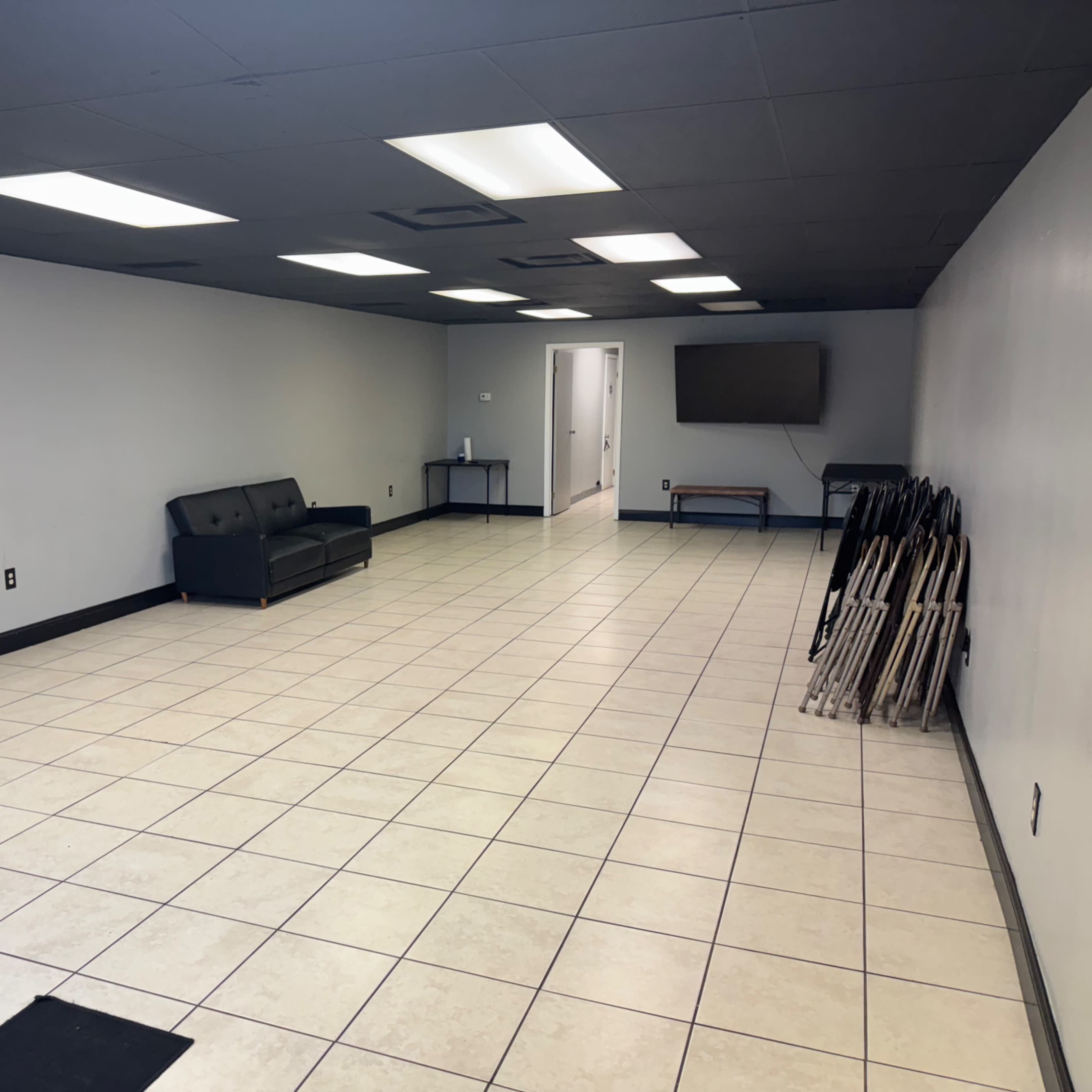 The Space ($75 an hour - $400 For the Day) Image in North Collinwood, Cleveland, OH