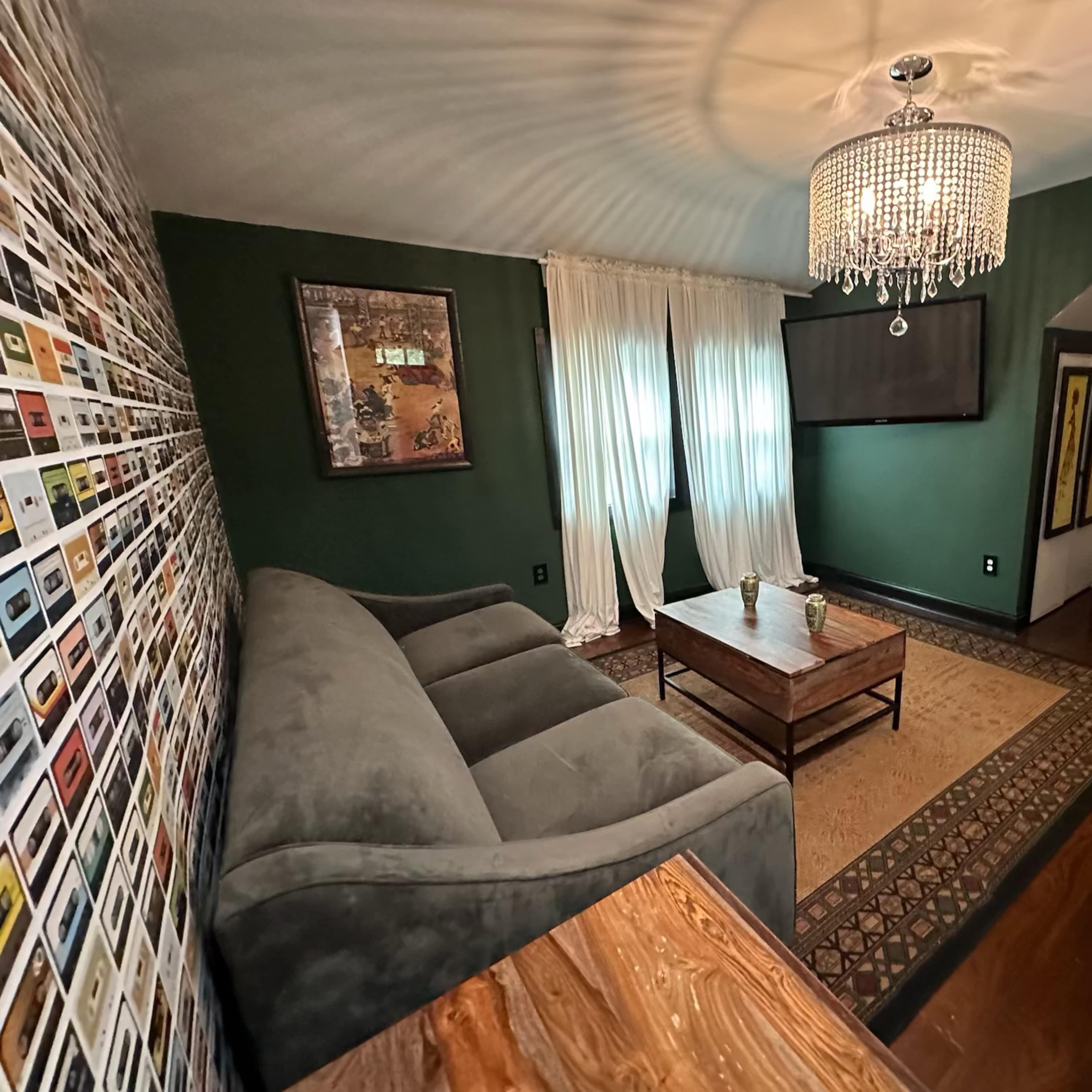 Metro Atlanta Photo House Image in Colonial Hills, East Point, GA