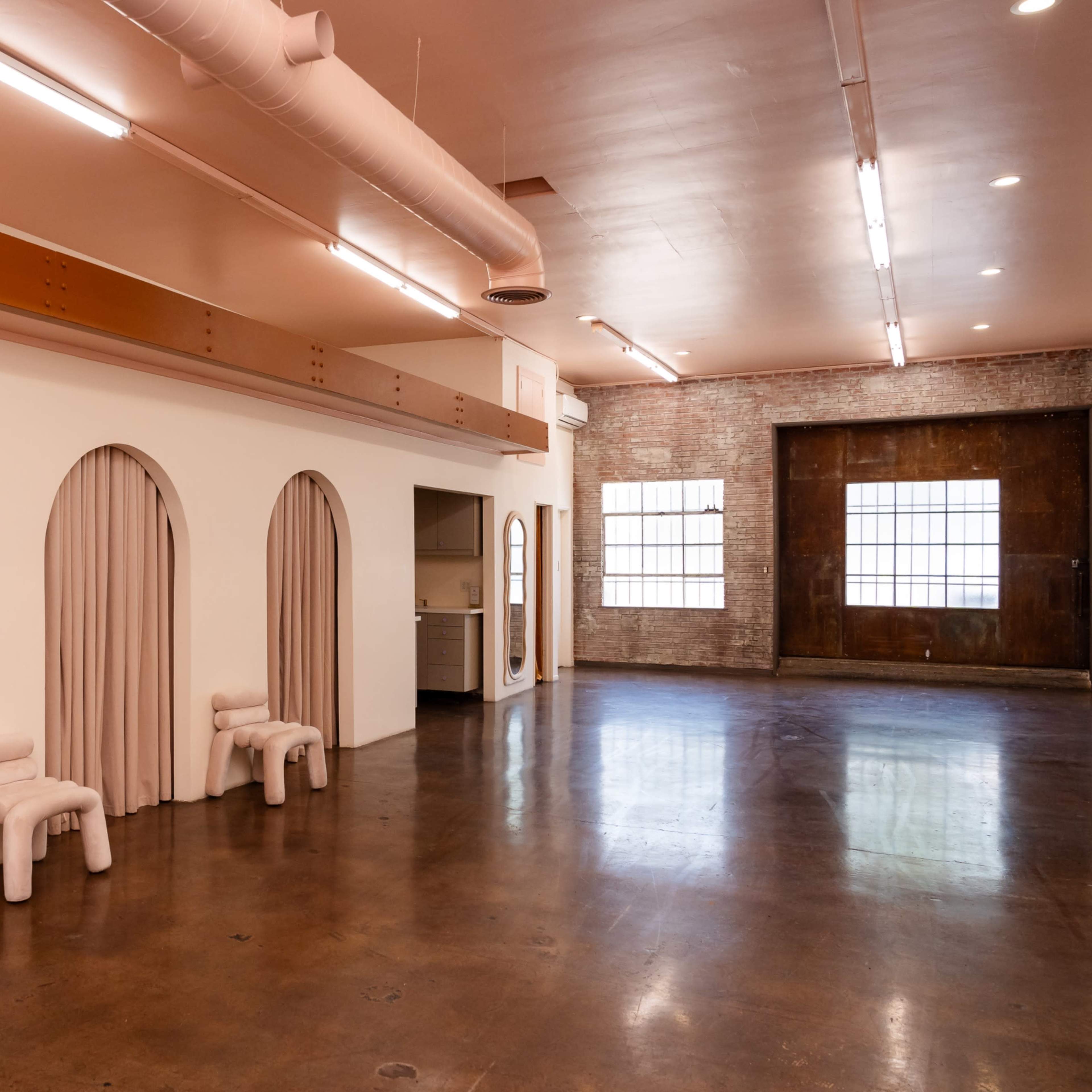 Spacious Flexible Storefront Image in Magnolia Park, Burbank, CA