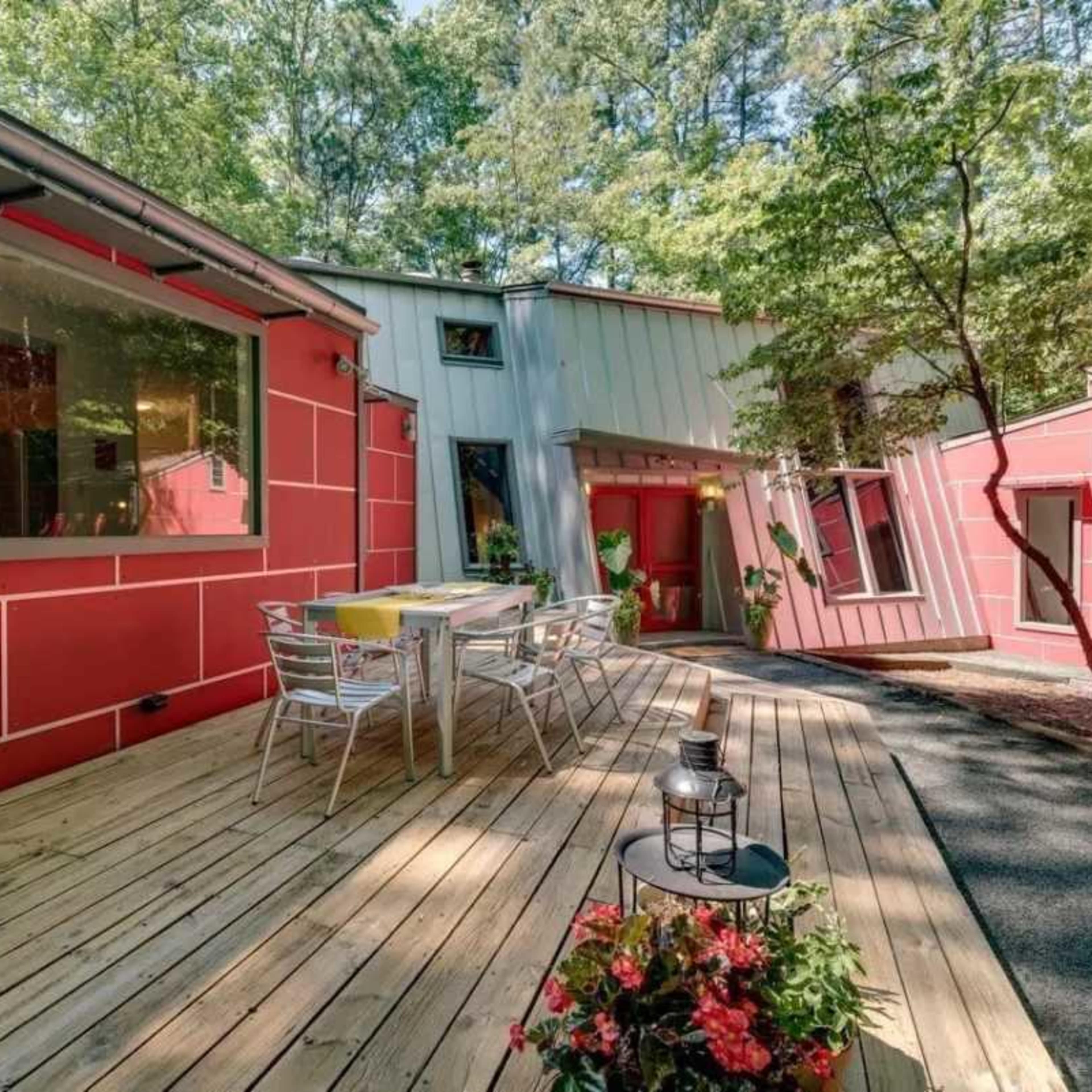 Zen Midcentury Gem with Soaring Ceilings in a Forest Setting Image in Duke Forest, Durham, NC