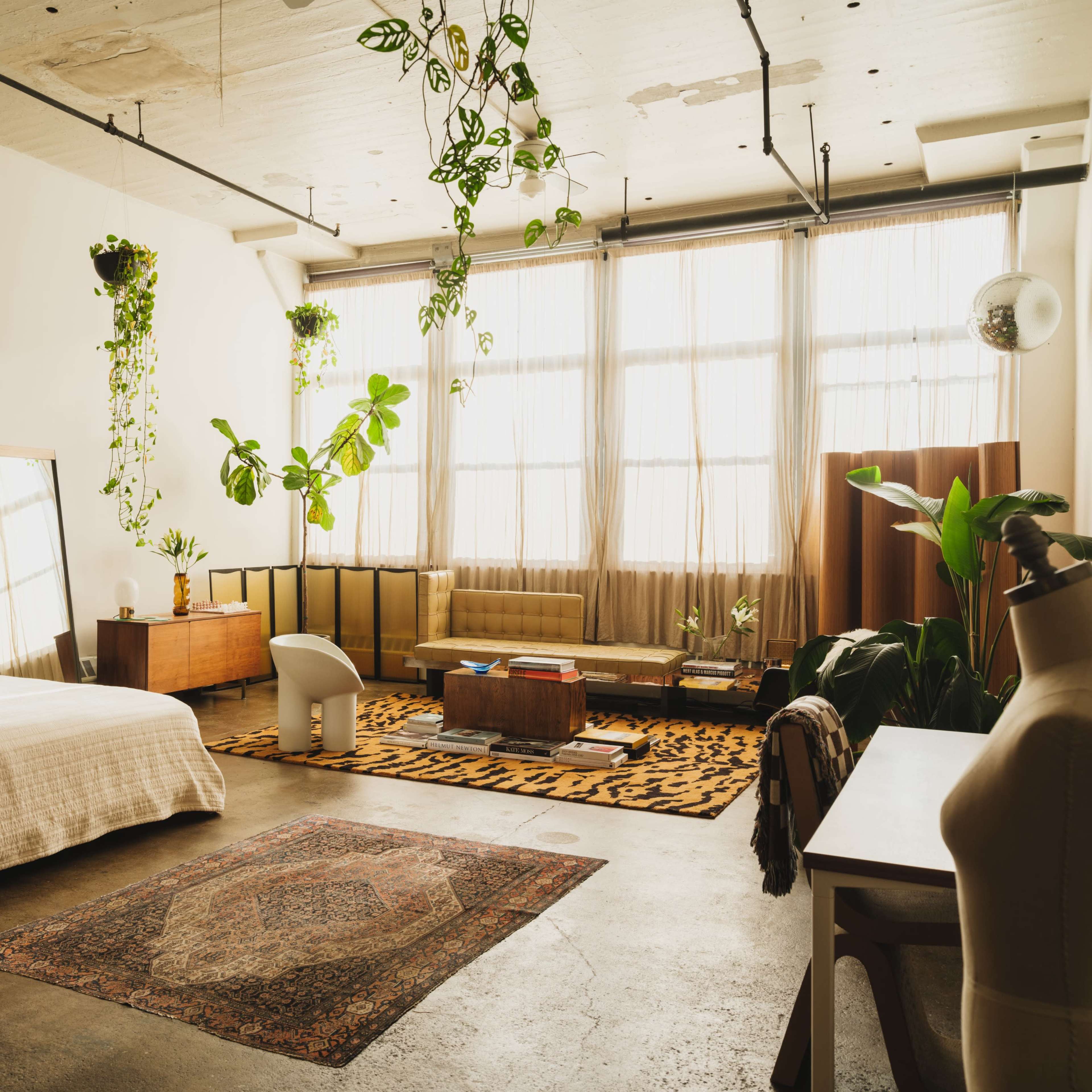 Sunny & Spacious Williamsburg Loft With Mid Century Furnishings Image in Williamsburg, Brooklyn, NY