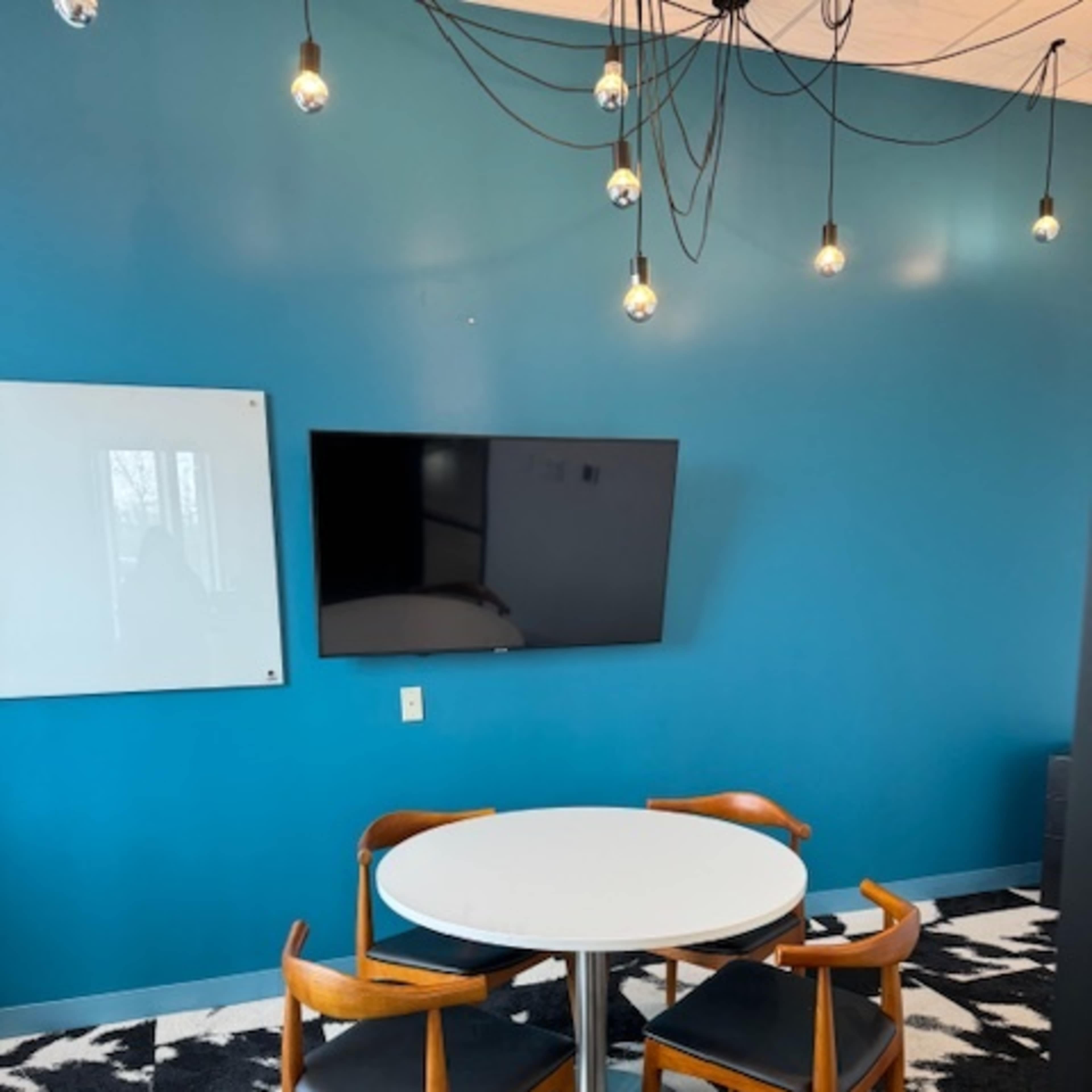Cozy 4 Person Meeting Room Image in Frisco, Frisco, TX