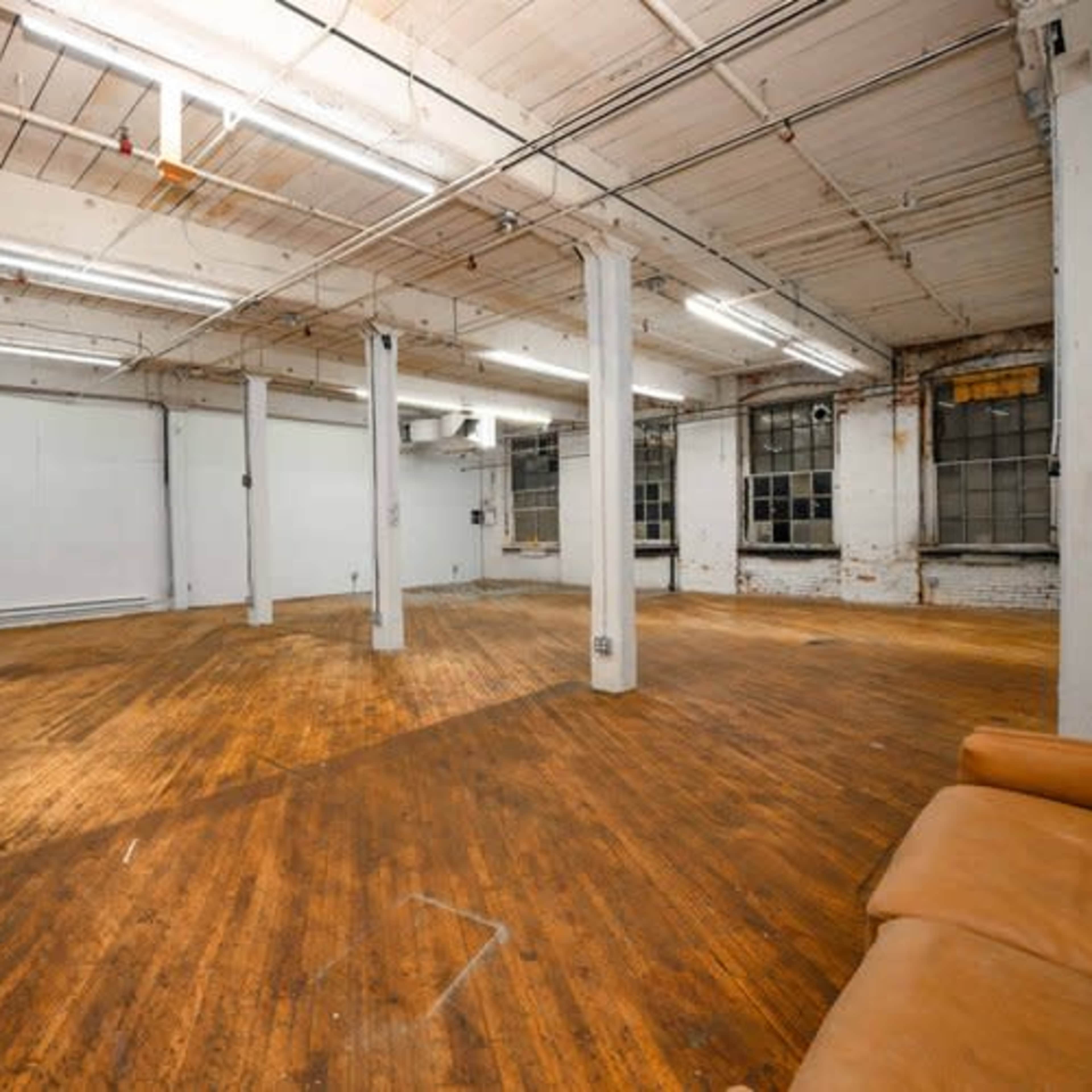 BRAND NEW 1500 SQ FT NATURAL LIGHT STUDIO Image in North Philadelphia, Philadelphia, PA