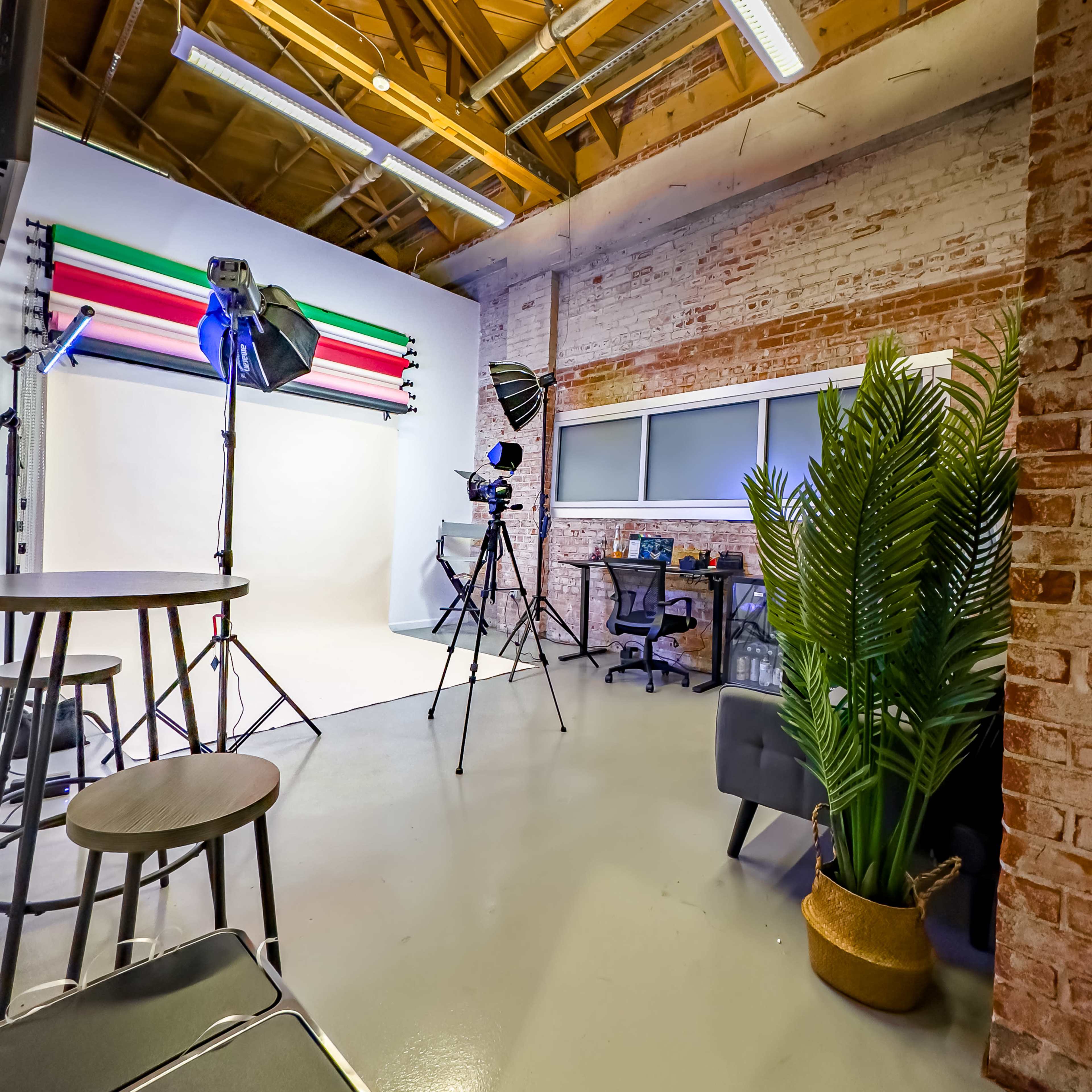 Well-equipped and Affordable Photography Studio Image in Downtown, Fresno, CA