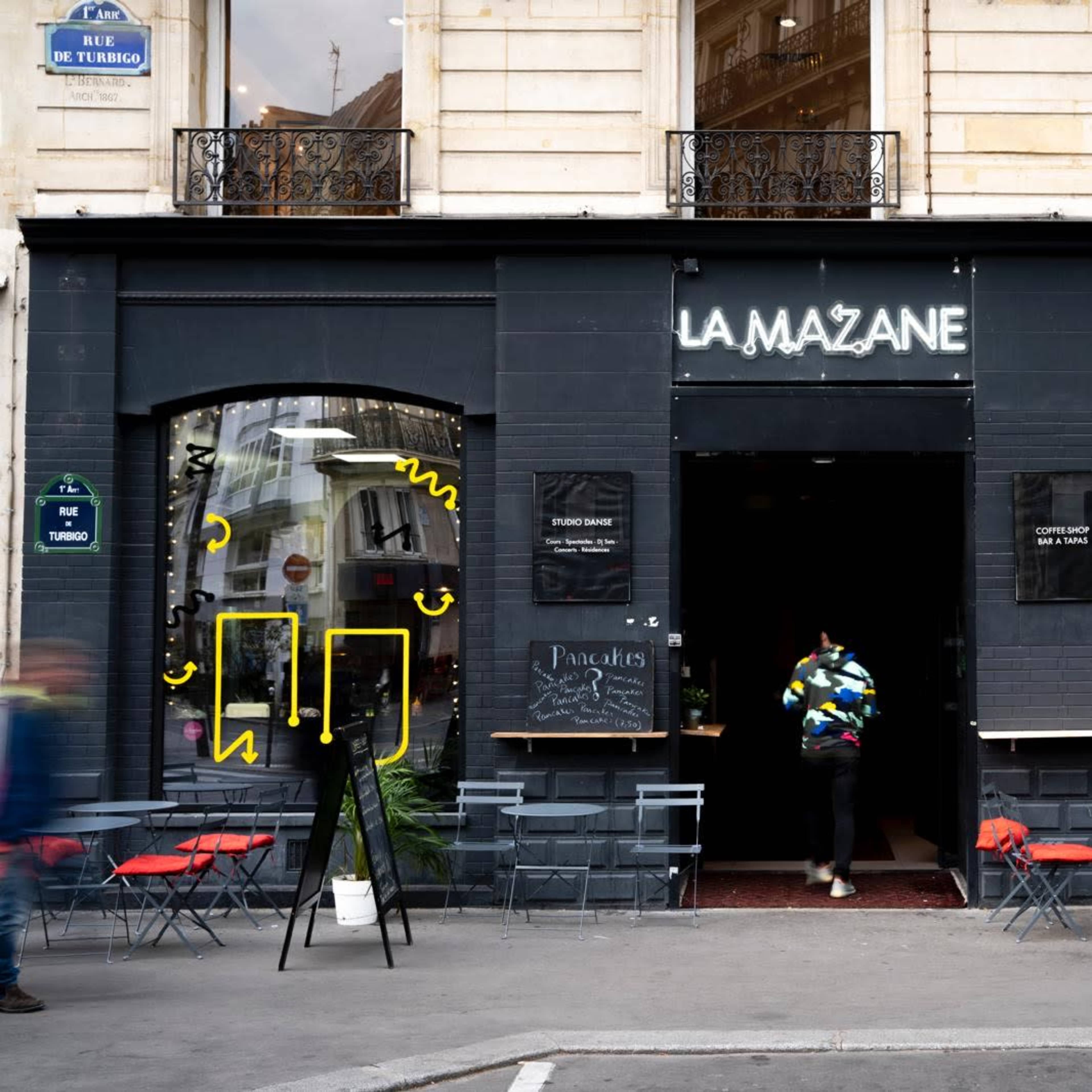 Bar et espace évènementiel industriel en plein coeur de paris Image dans Les Halles, Paris, Île-de-France