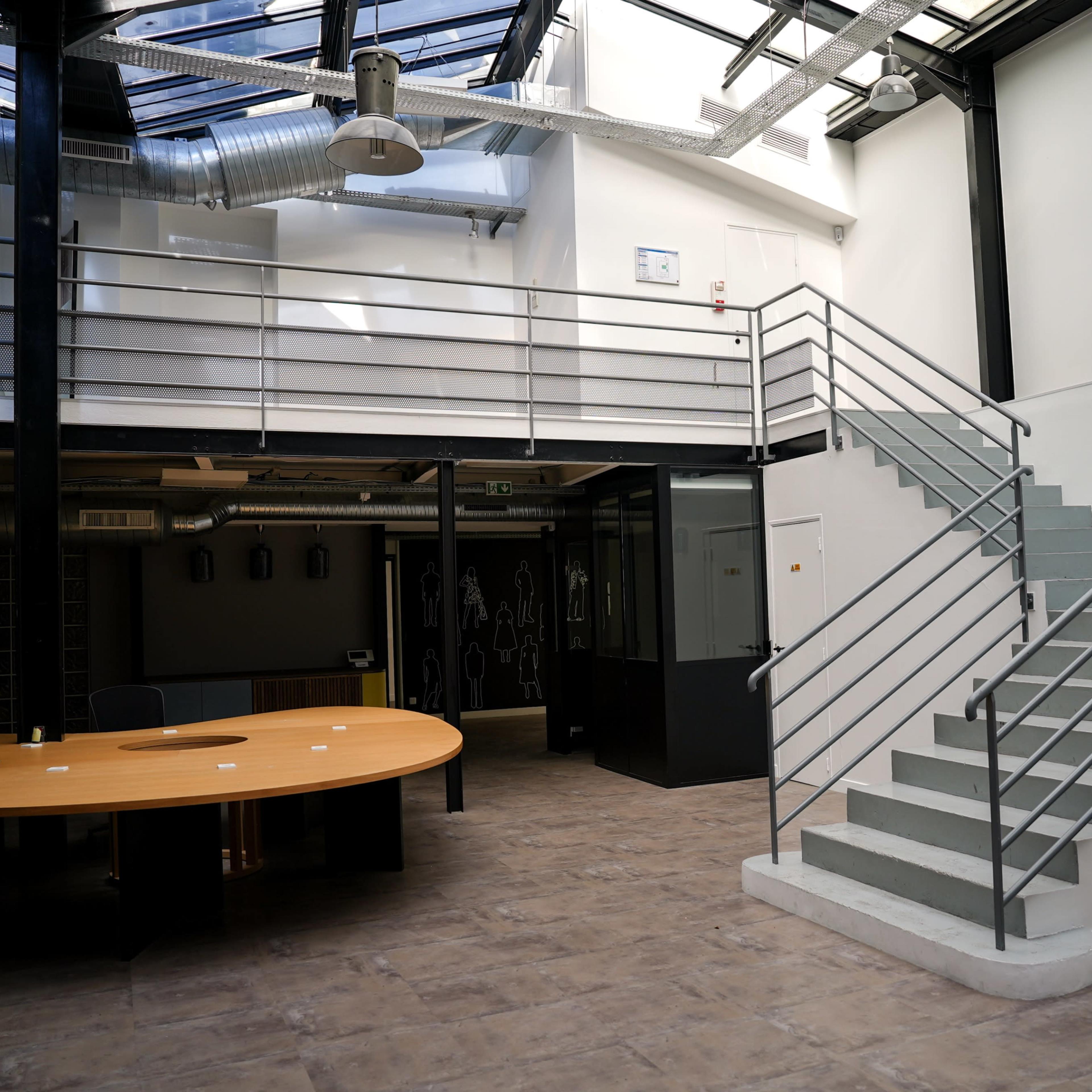 Magnifique Loft avec Verrière Image dans St Vincent de Paul, Paris, Île-de-France