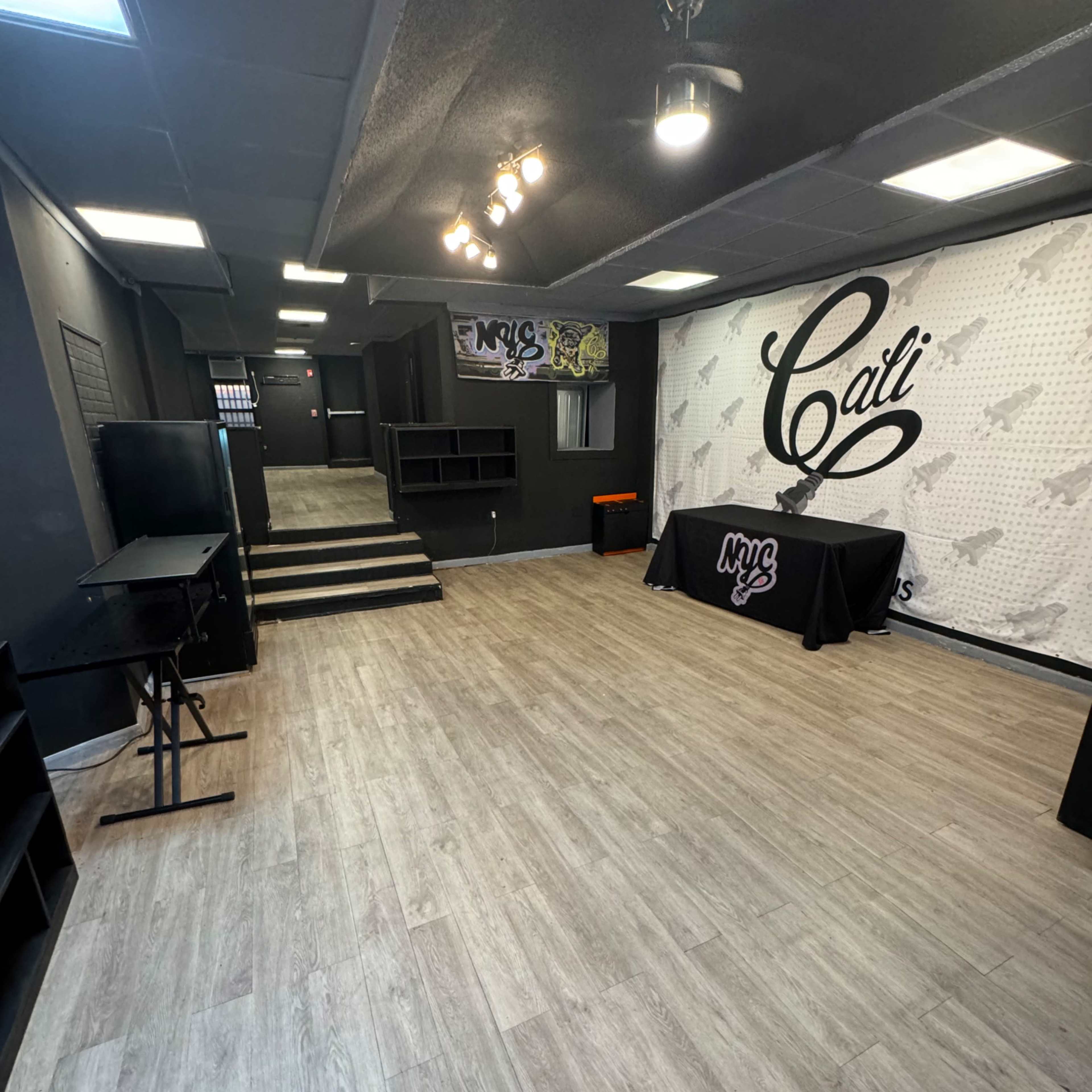 Event space in Canarsie, Brooklyn, offers 1,200 sq. ft. of versatile space, plus a 300 sq. ft. back patio Image in Canarsie, Brooklyn, NY