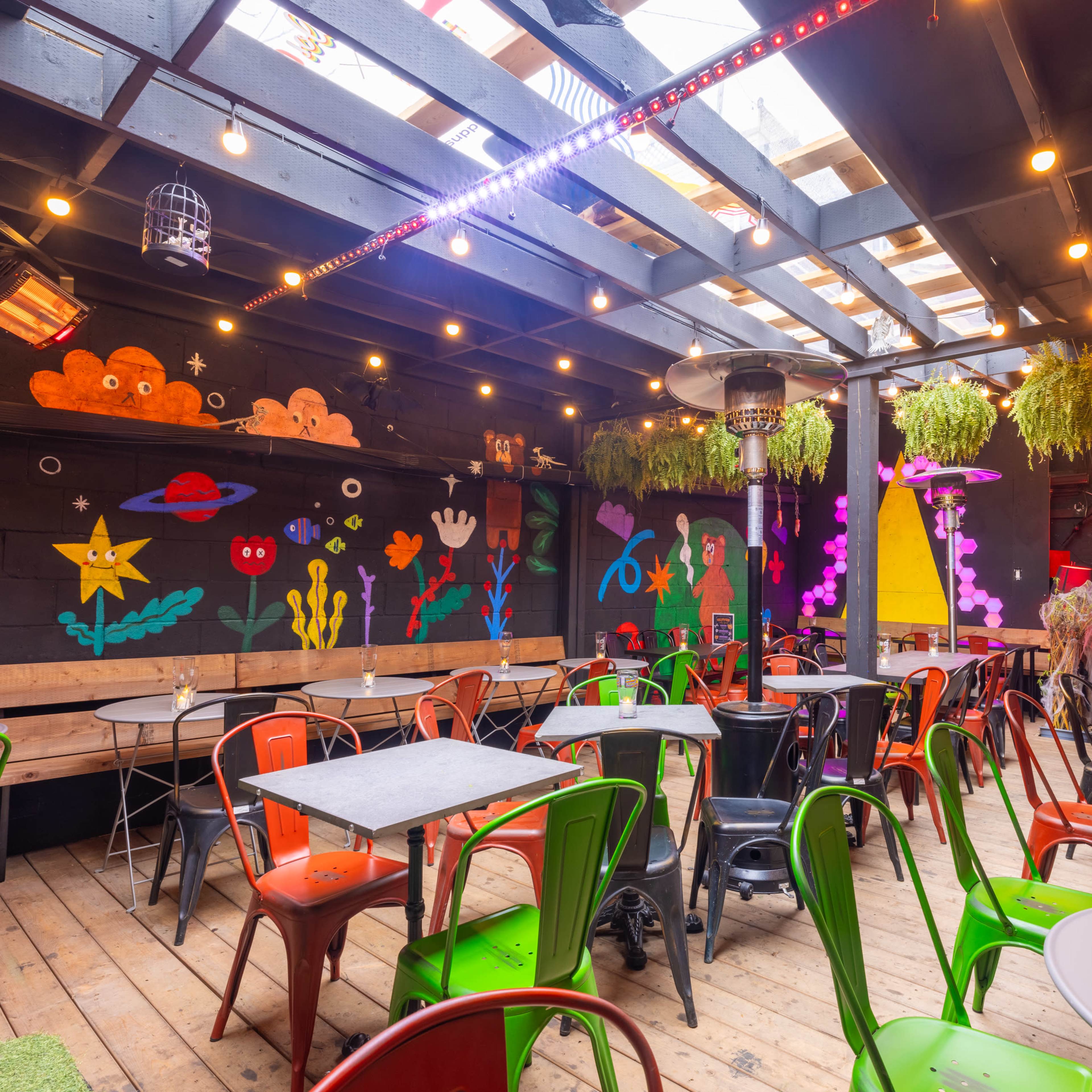 Downtown Industruial Design Bar with Heated patio Image in Toronto, Toronto, ON