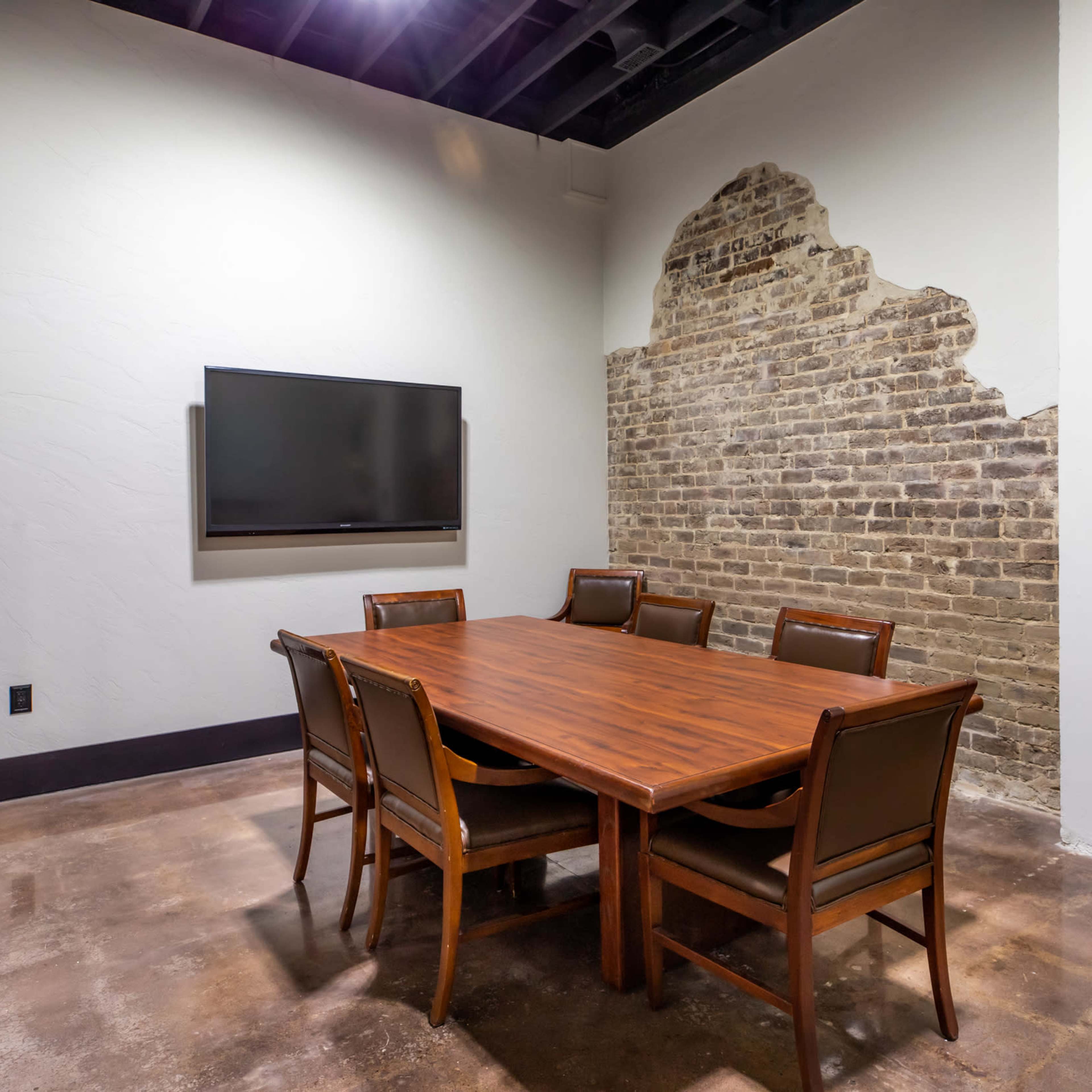 Tammaro Realty Office Spaces Image in Kingston, Kingston, TN