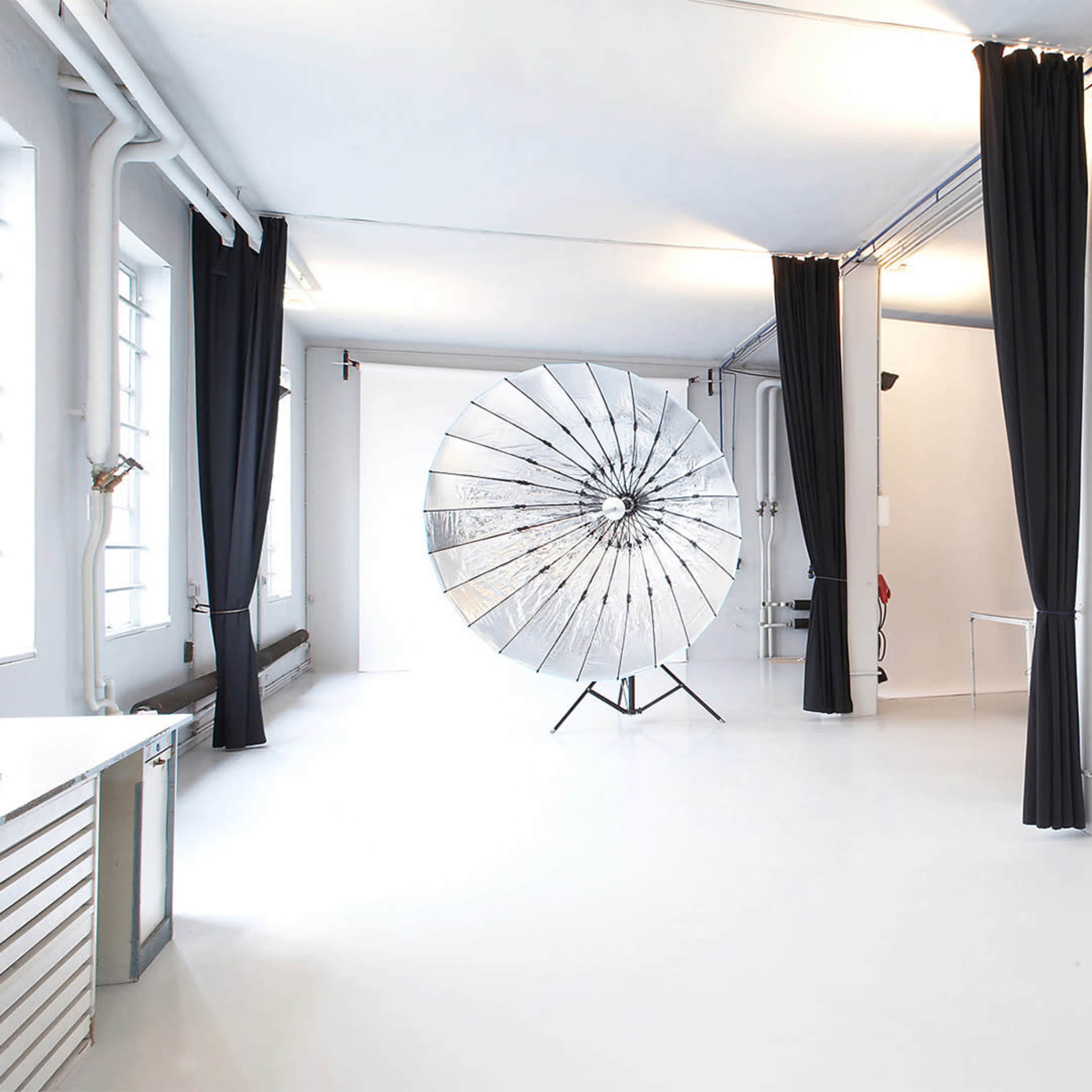 Onlight Studiorent in Frankfurt – Ideal for photo/video shoots Bild in Frankfurt am Main, Frankfurt am Main, HE