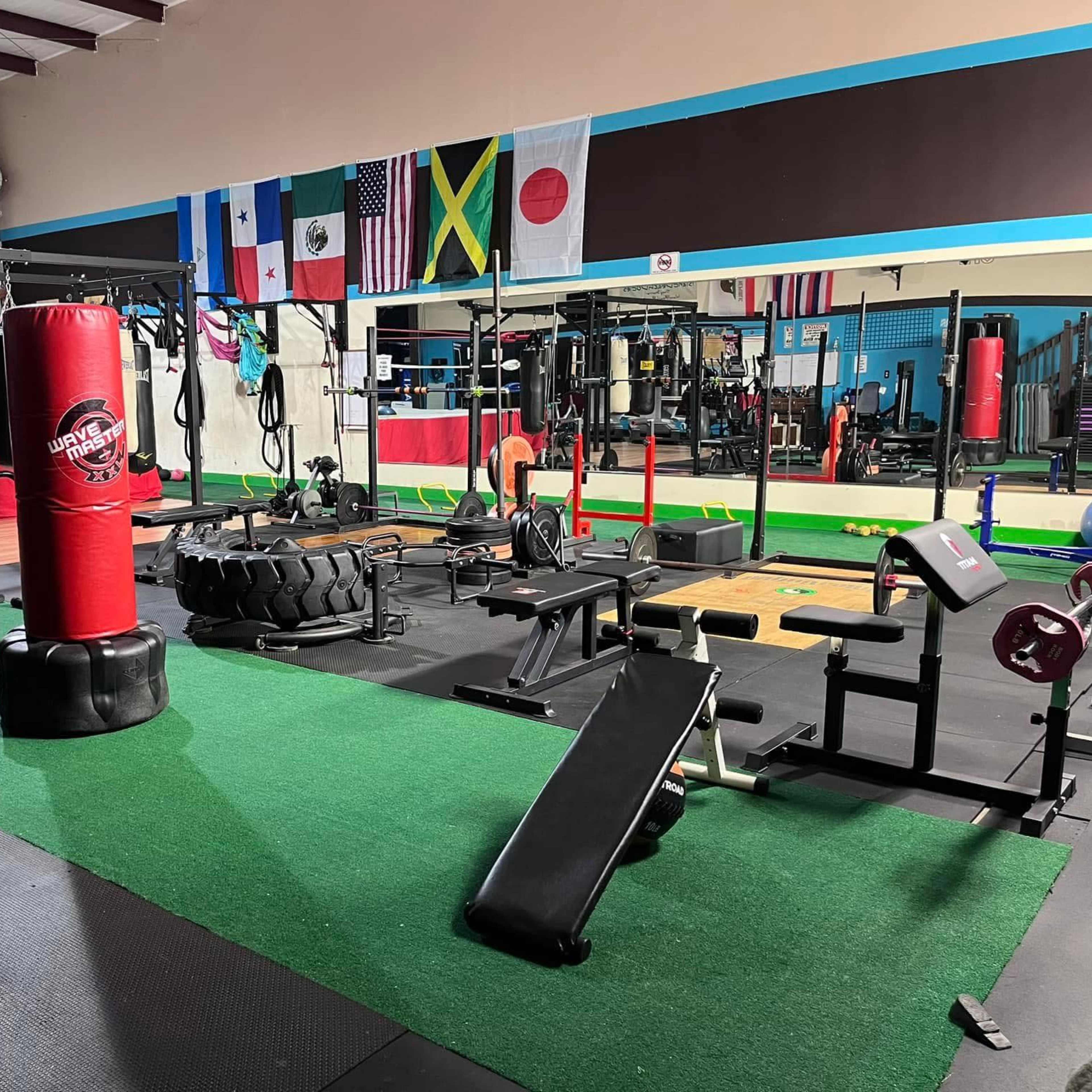 Wharehouse facility equipped for Pro wrestling/Boxing, Sport team training, weightlifting and influencer productions Image in , McDonough, GA