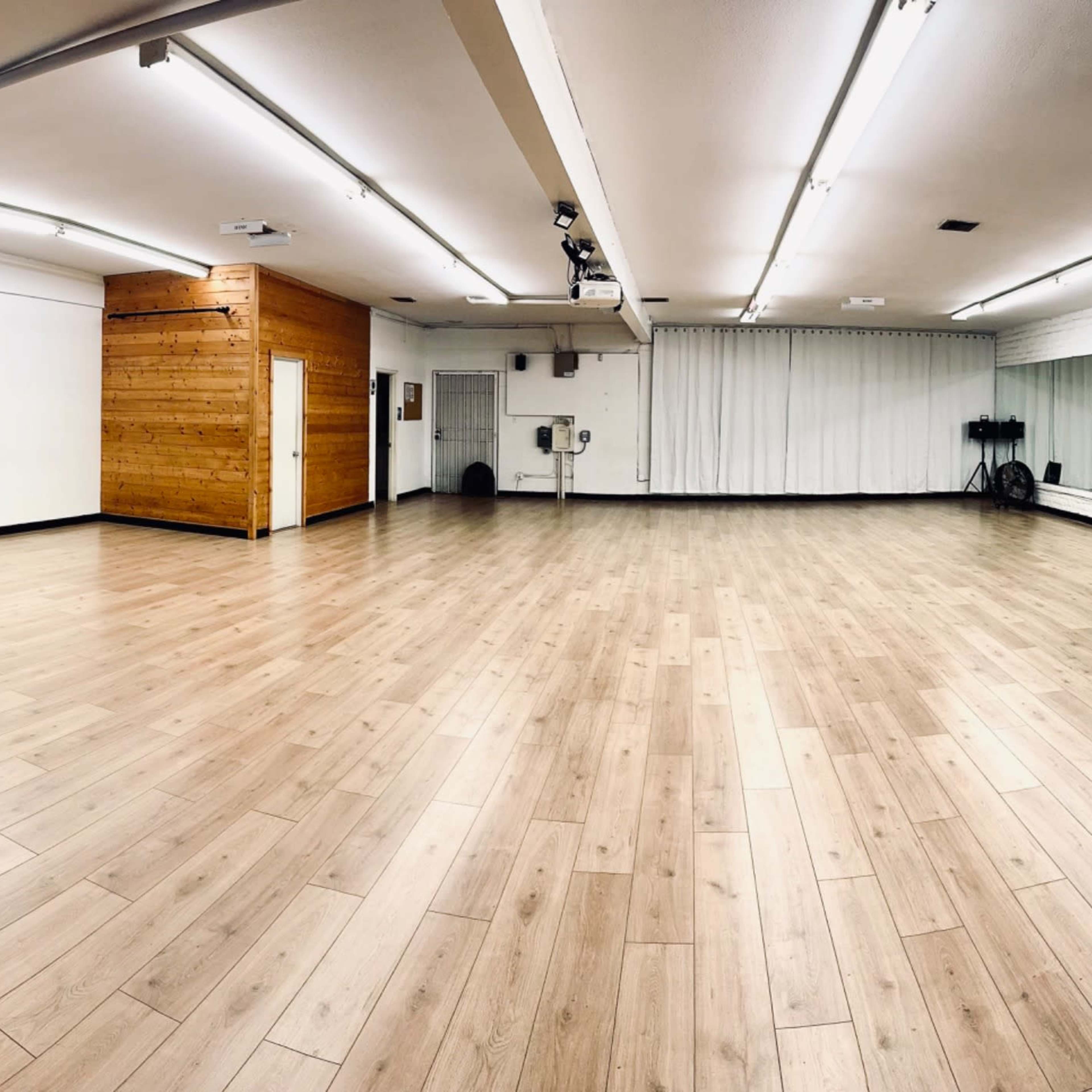 Dance Studio with great lighting and large 2,000 square footage room, available sound system. Image in , El Cajon, CA