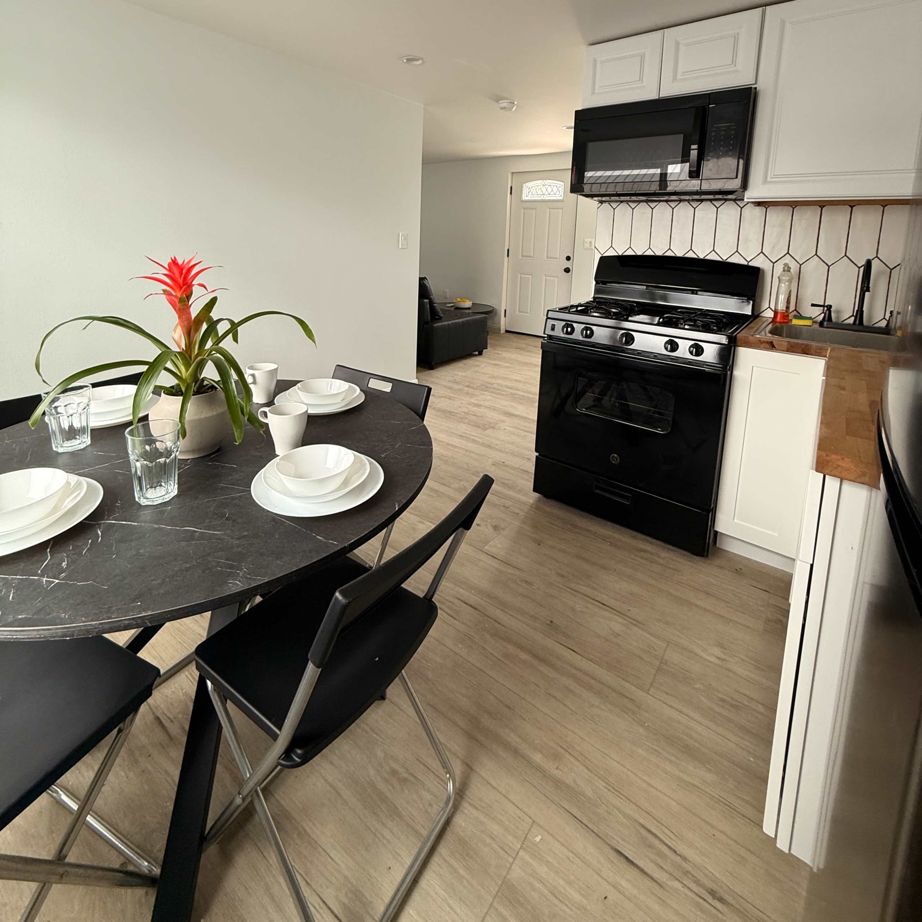 Peaceful & Private Apartment in Woodland Hills Image in Winnetka, Los Angeles, CA