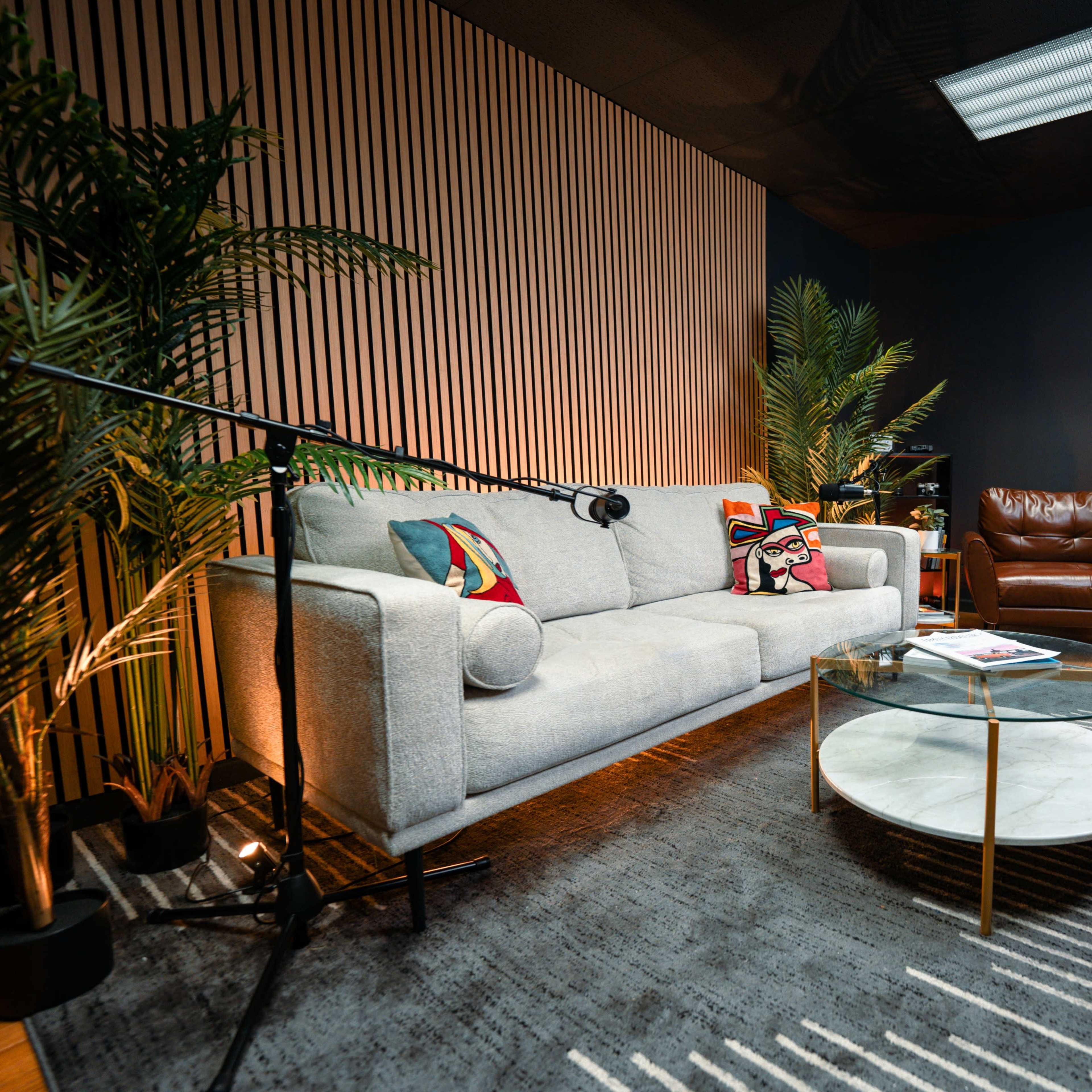 Podcast Studio – Cozy, Camera Ready Lounge in Lynbrook Image in Hempstead, Lynbrook, NY