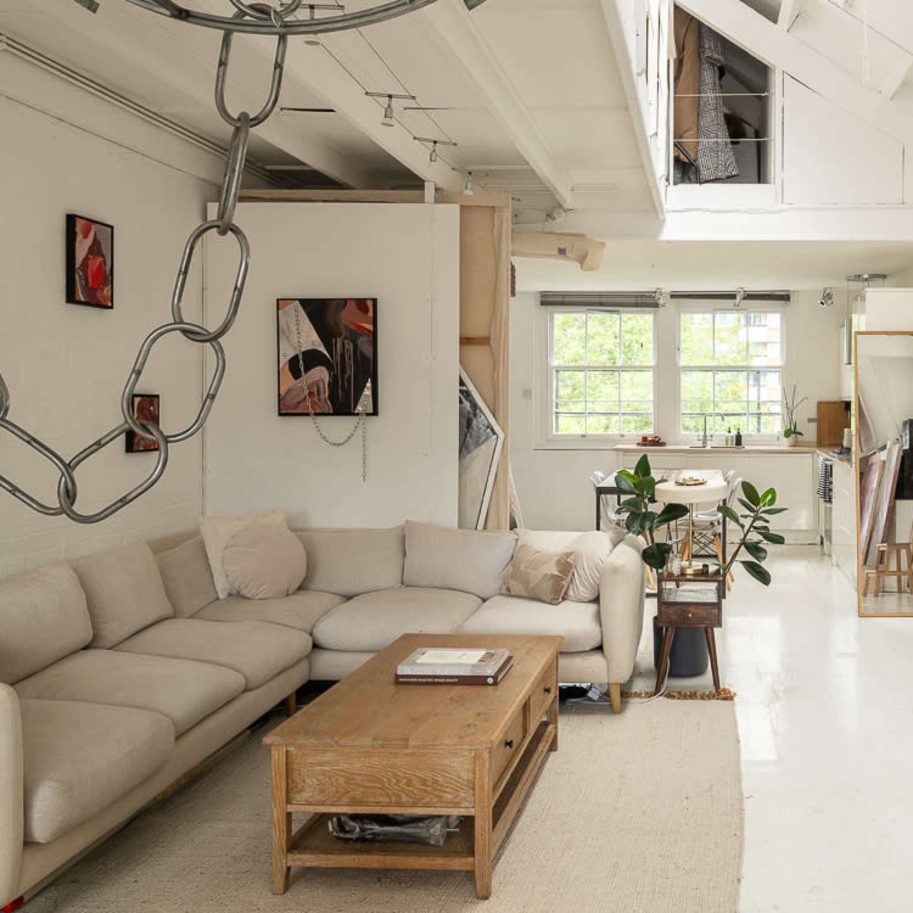 Light-Filled Artist Loft in the Heart of London Image in Finsbury, London, England