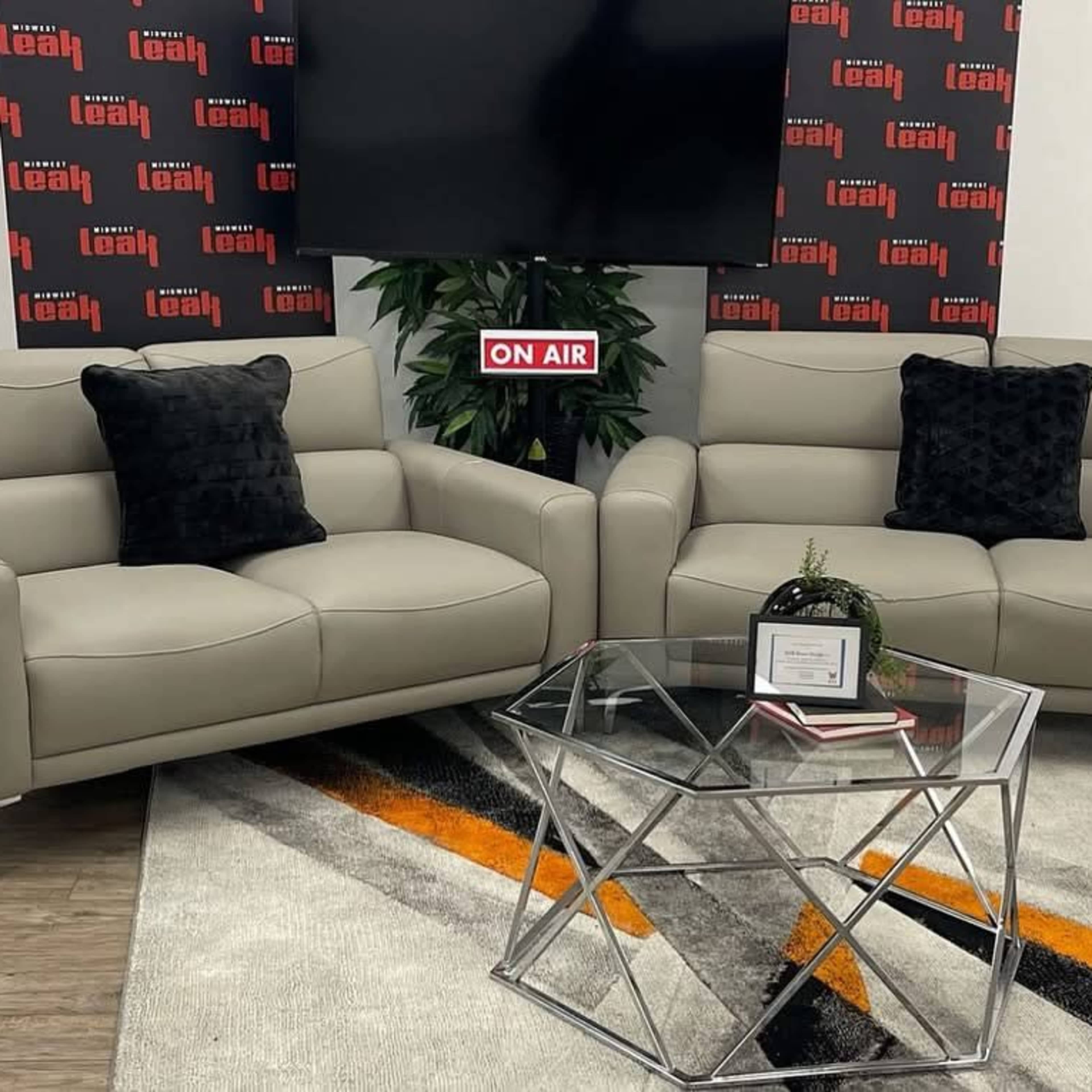 Spacious event/content creator studio with multiple rooms Image in Crooked Creek, Indianapolis, IN