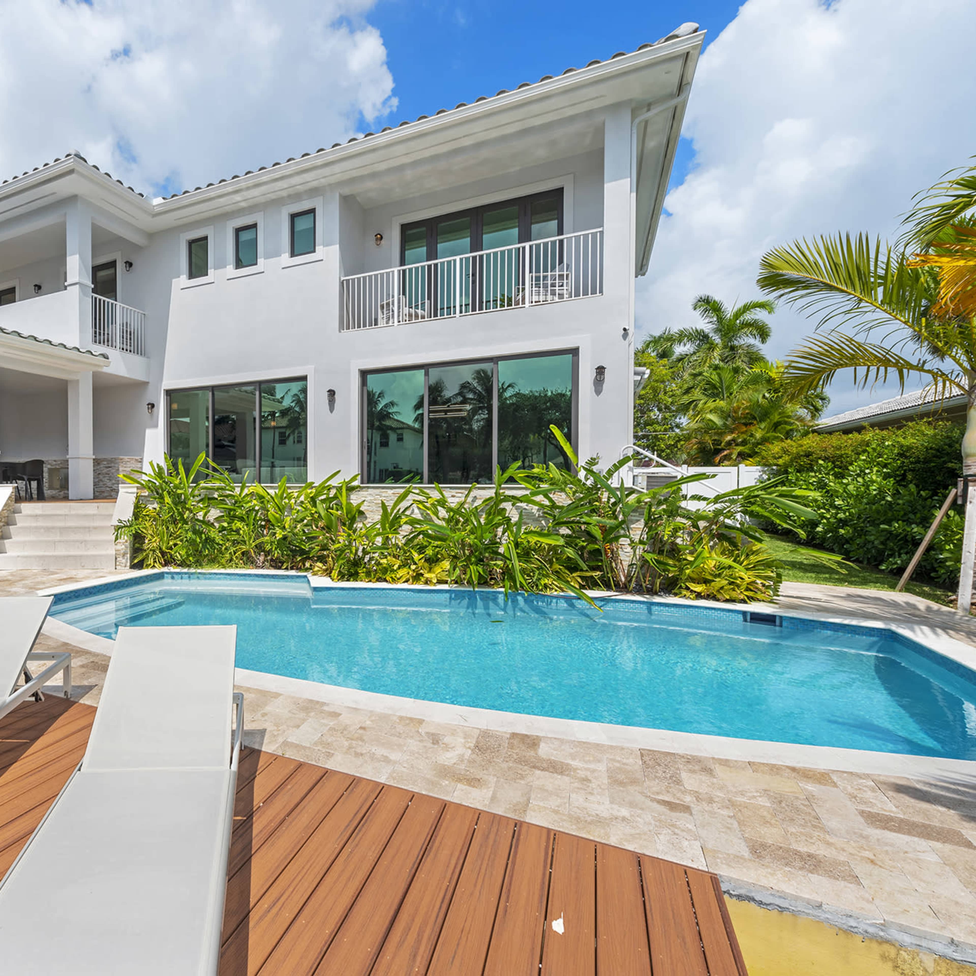 Hollywood Paradise Image in Hollywood Lakes, Hollywood, FL