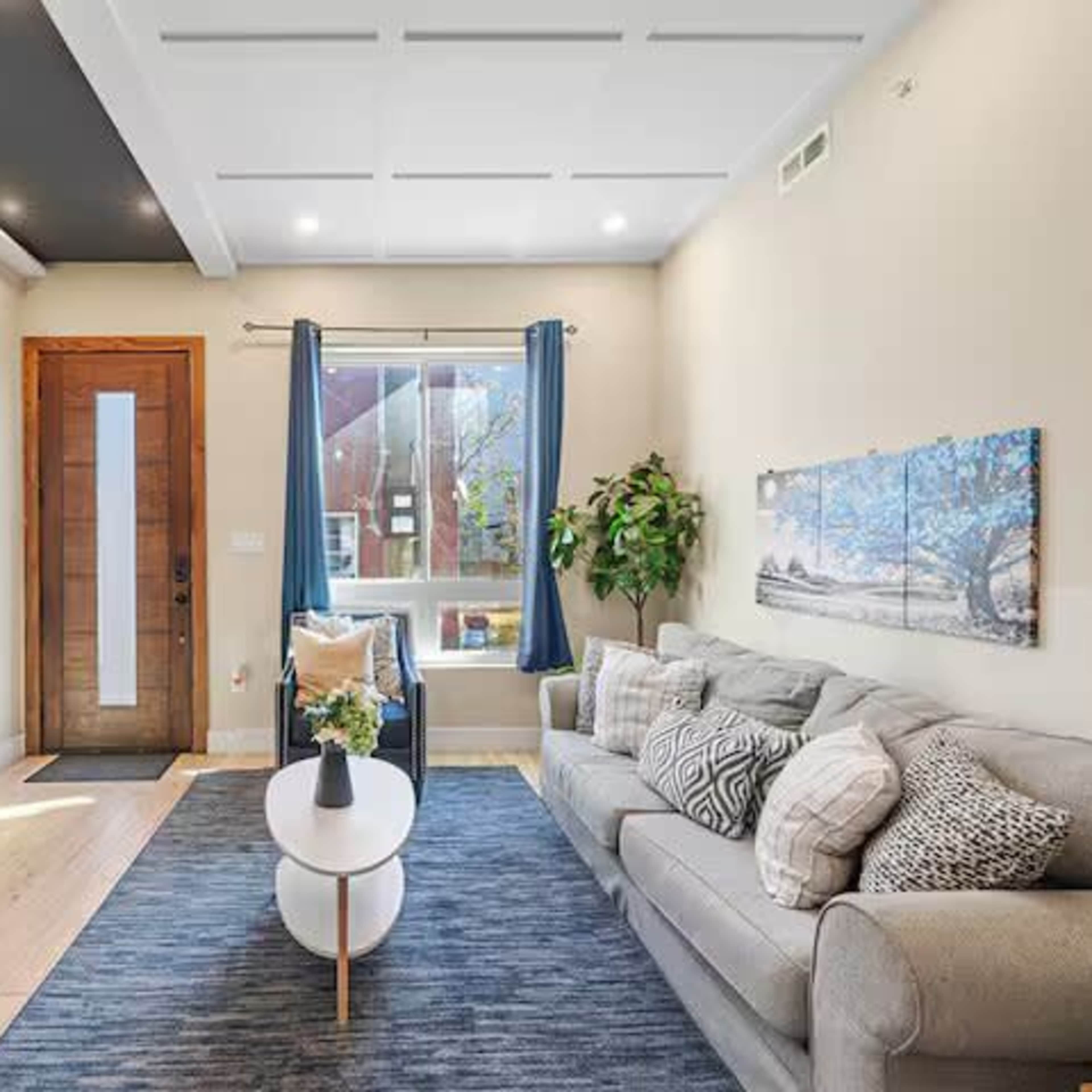 SkyHigh Luxury: Rooftop Jacuzzi Escape Image in Grays Ferry, Philadelphia, PA