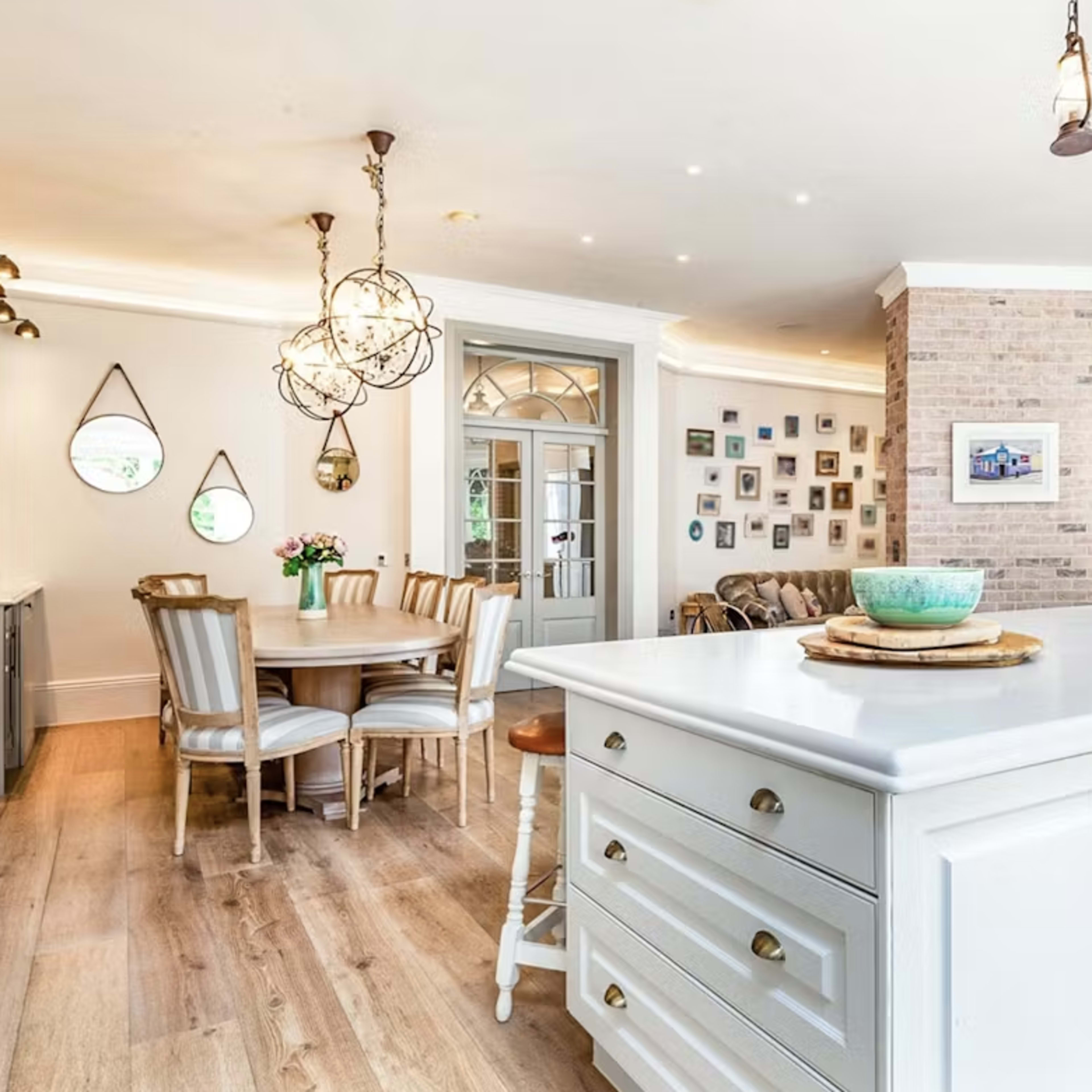 Versatile home with beautifully designed open plan kitchen for production Image in Finchley, London, England