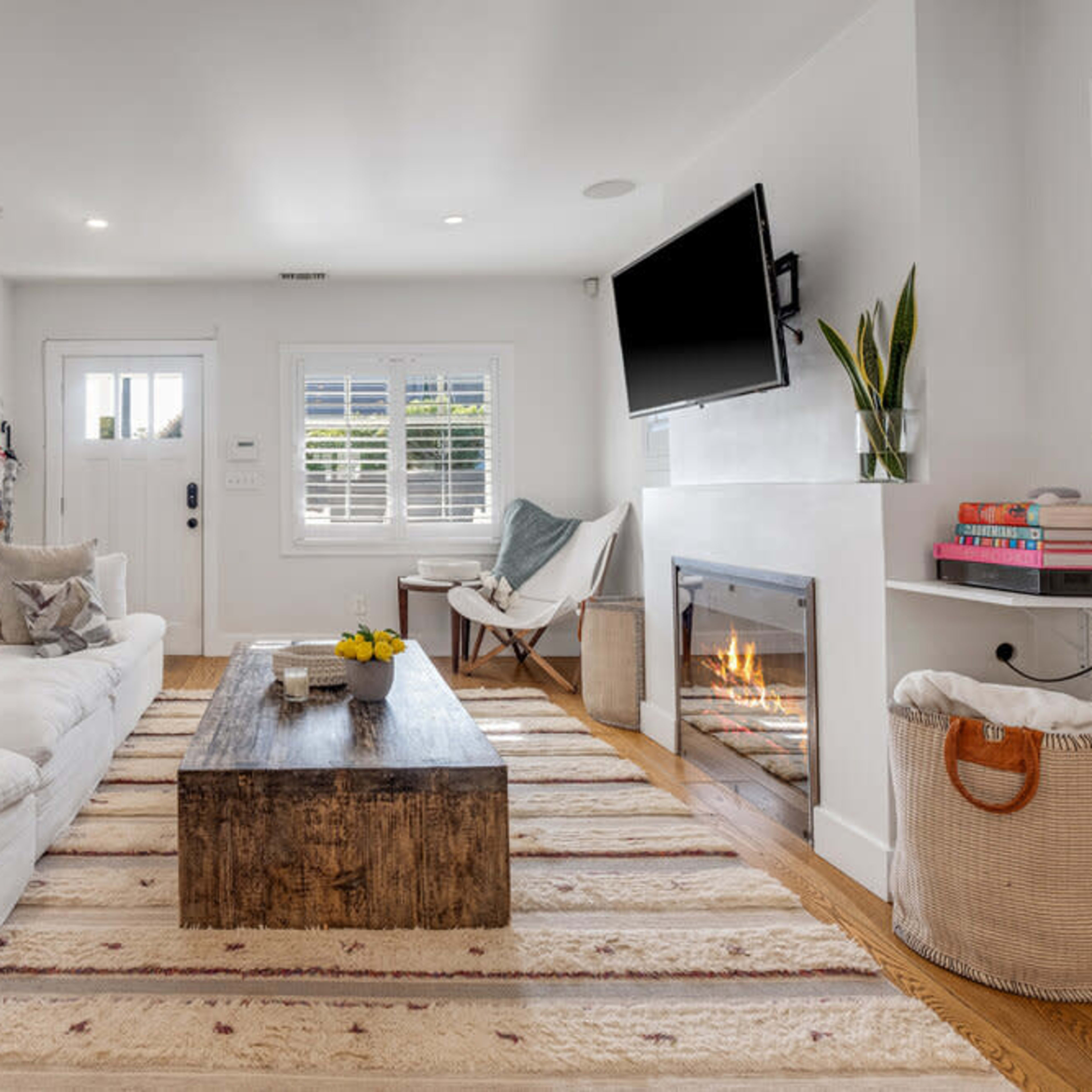 Stunning Remodeled 1920s Abbot Kinney Bungalow Image in Venice, Los Angeles, CA