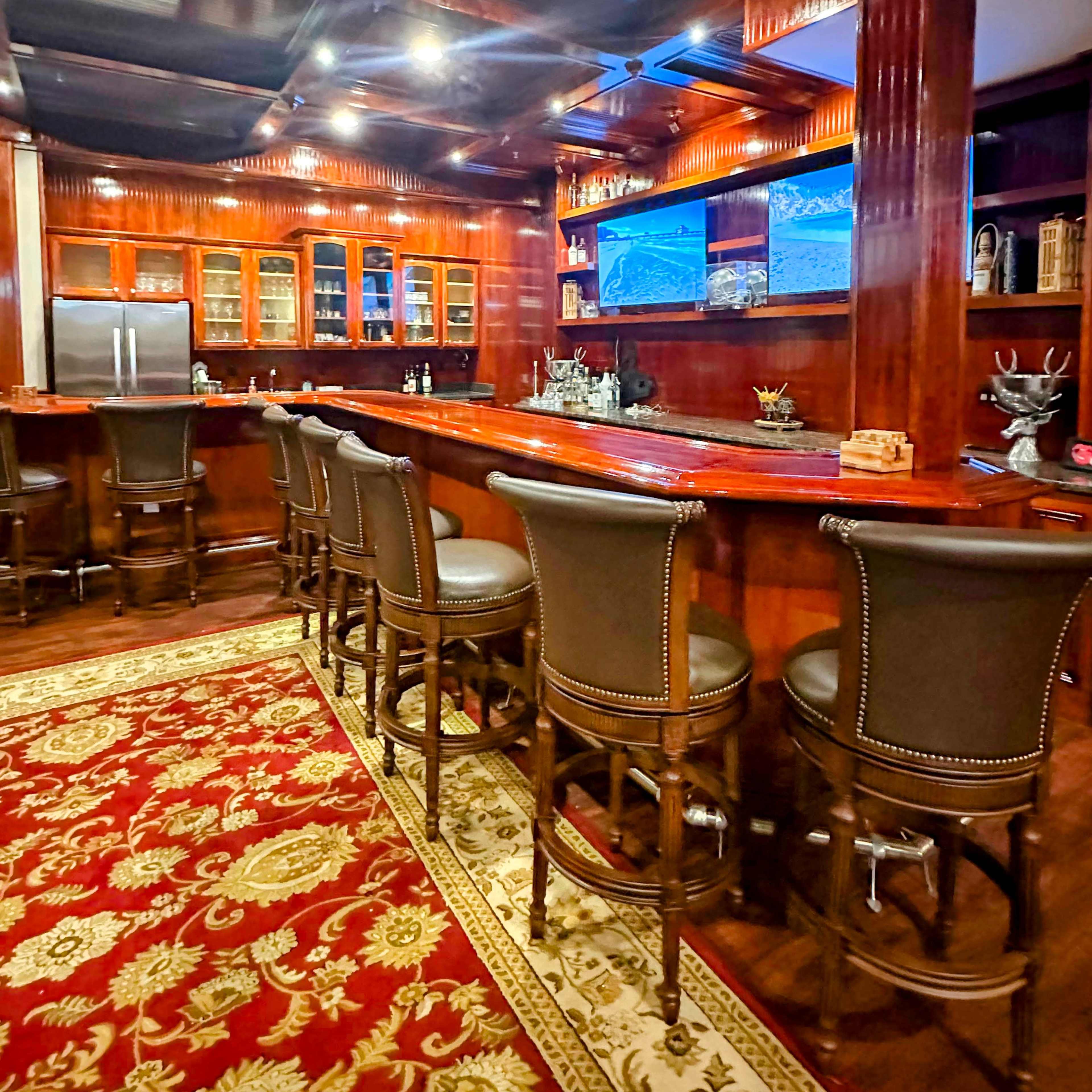 Lake Presidential Golf Lake View with stunning Entertainment Patio & Bar Basement Image in Greater Upper Marlboro, Upper Marlboro, MD