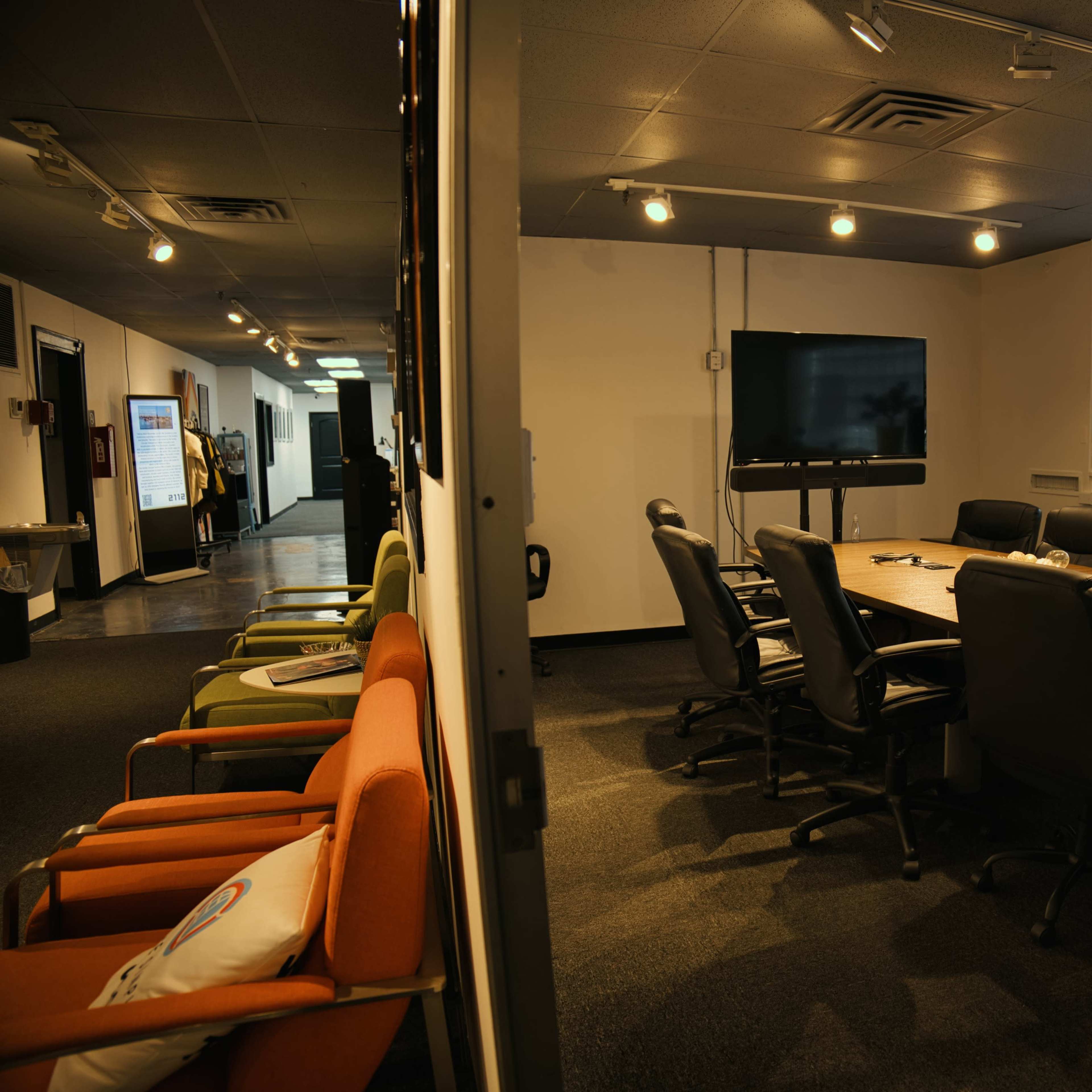 Flexible Work & Meeting Space | Conference Room + Breakout Room Image in Irving Park, Chicago, IL