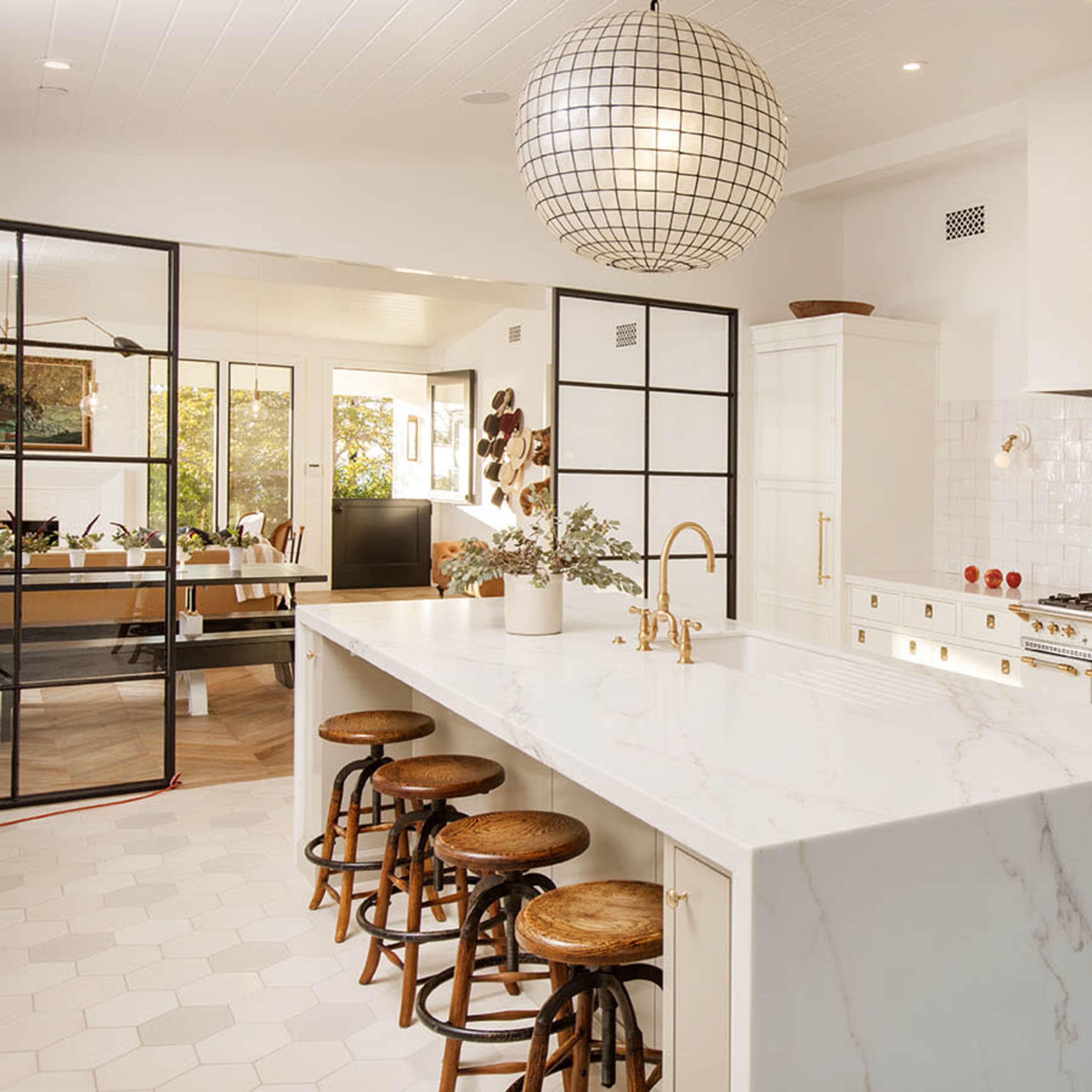 Scandinavian-Parisian Apartment Style Home Image in Solana Beach, Solana Beach, CA