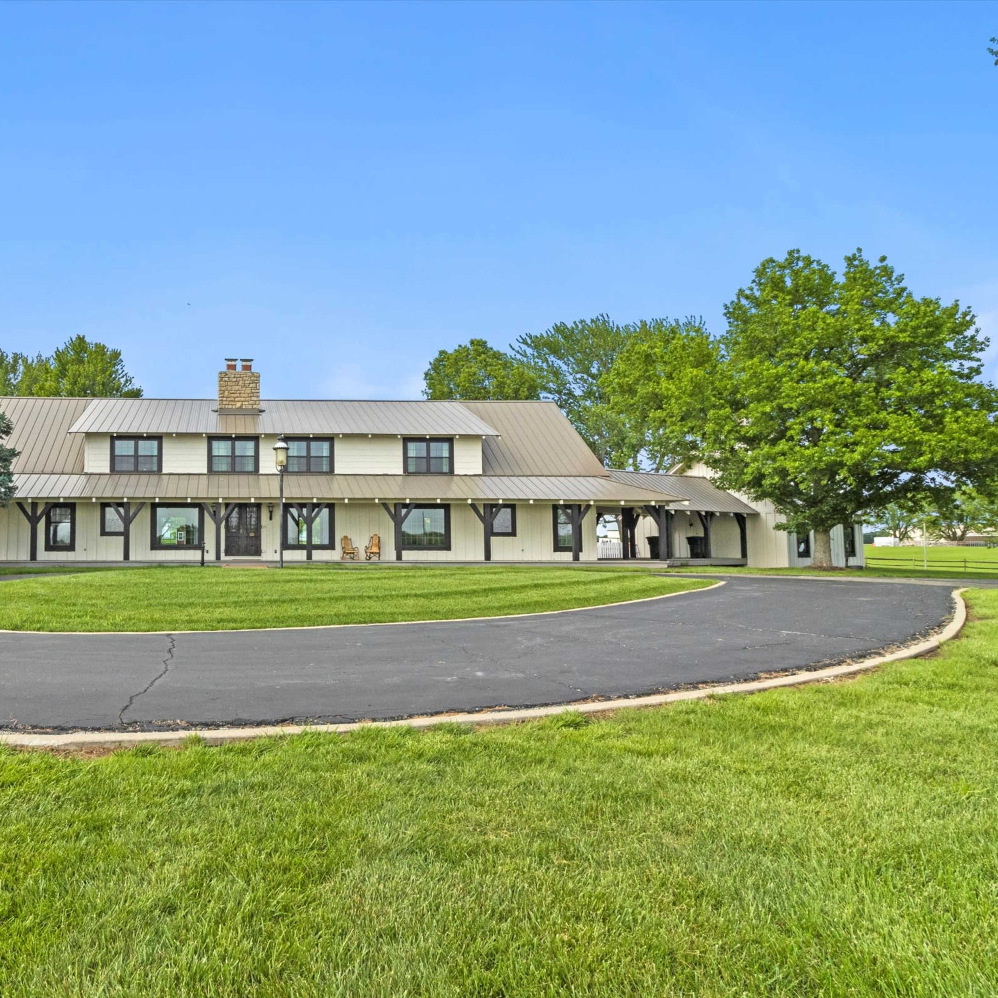 Beautiful home in a 75 acre property. Perfect for intimate gatherings and memorable stays! Image in Big Creek Township, Pleasant Hill, MO