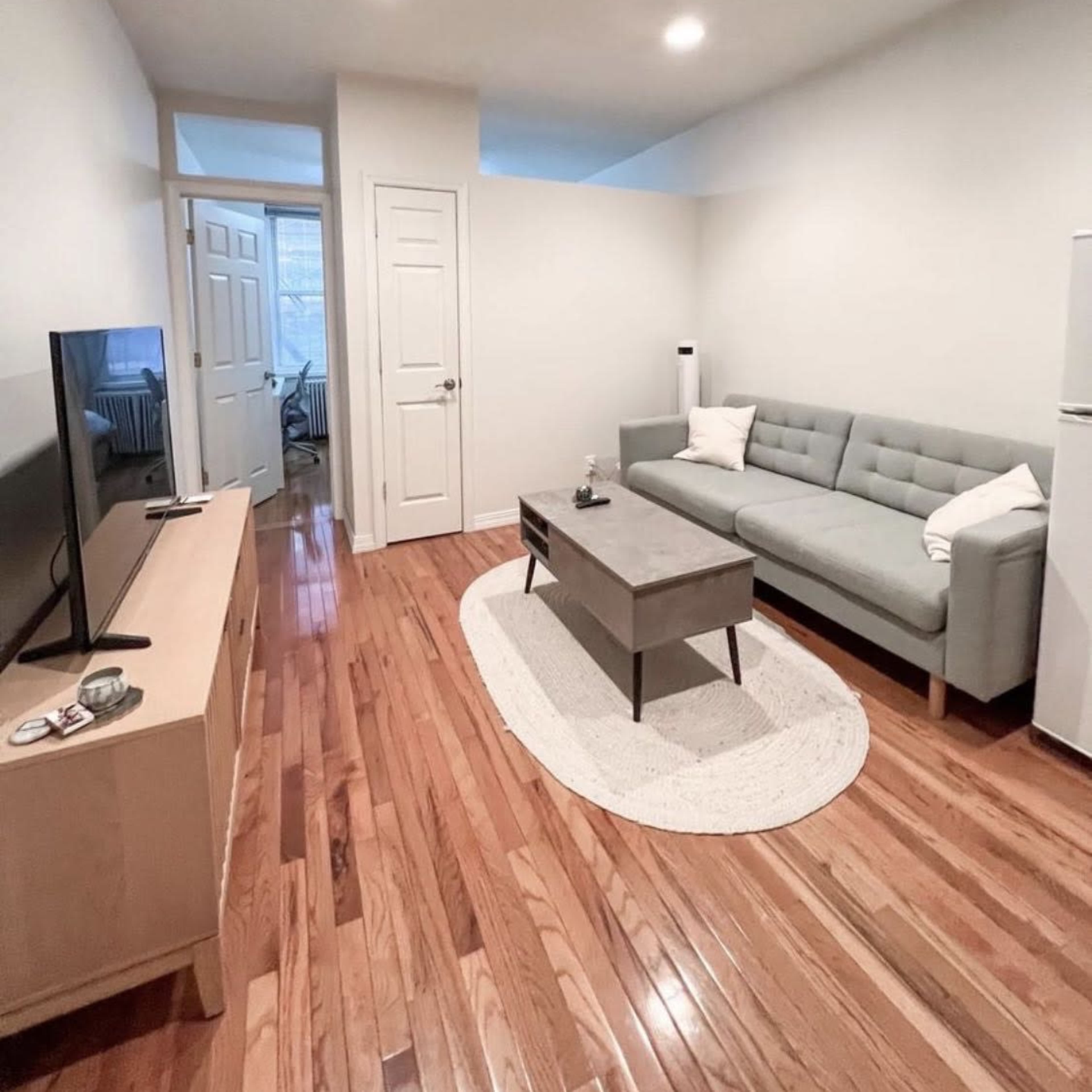 Entire one bedroom apartment Image in Lower East Side, New York, NY
