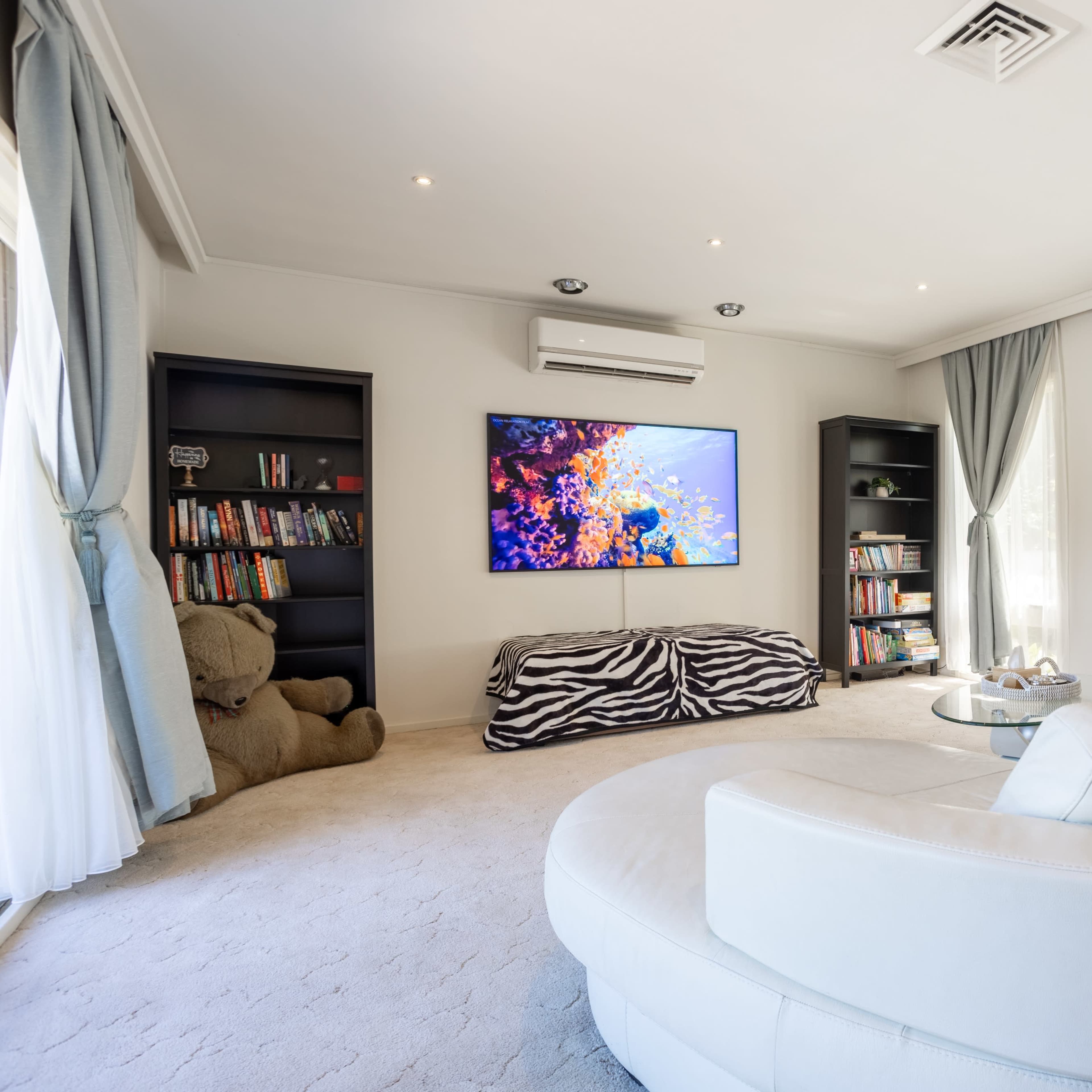 Luxury Poolside Brighton Beach Home for Events and Celebrations Image in Brighton East, Melbourne, VIC